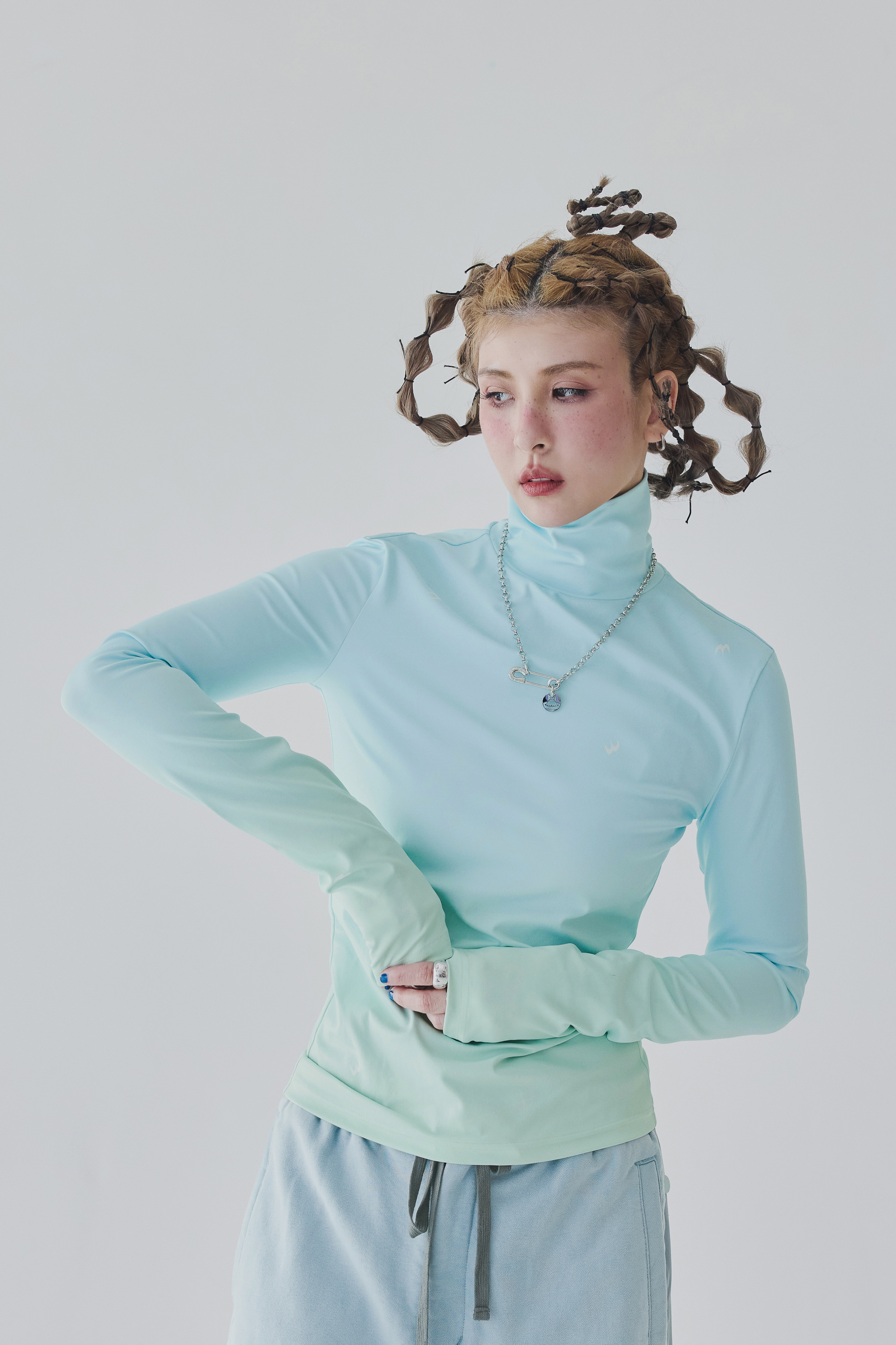 Gradient Drift Turtleneck｜Ice