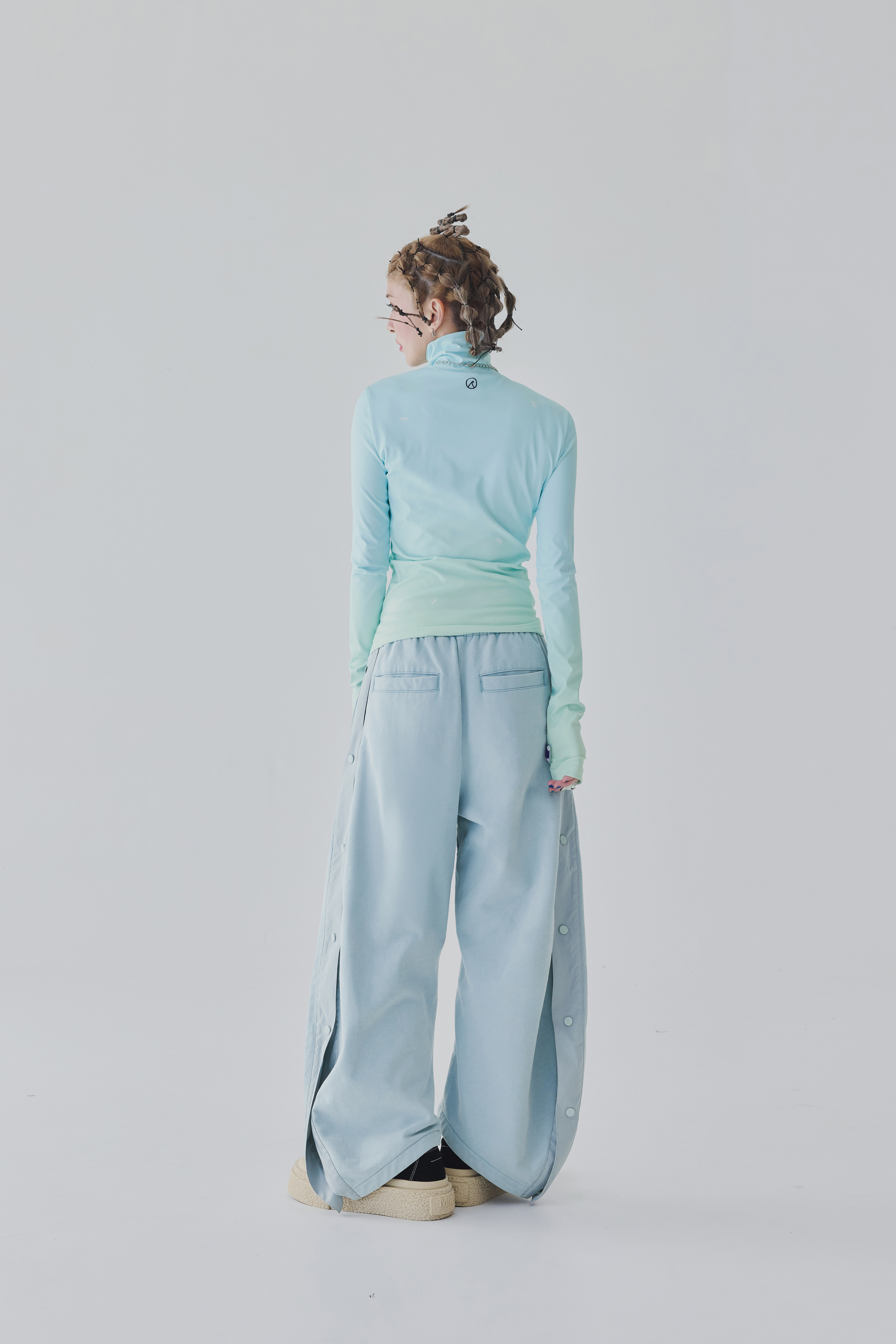 Gradient Drift Turtleneck｜Ice