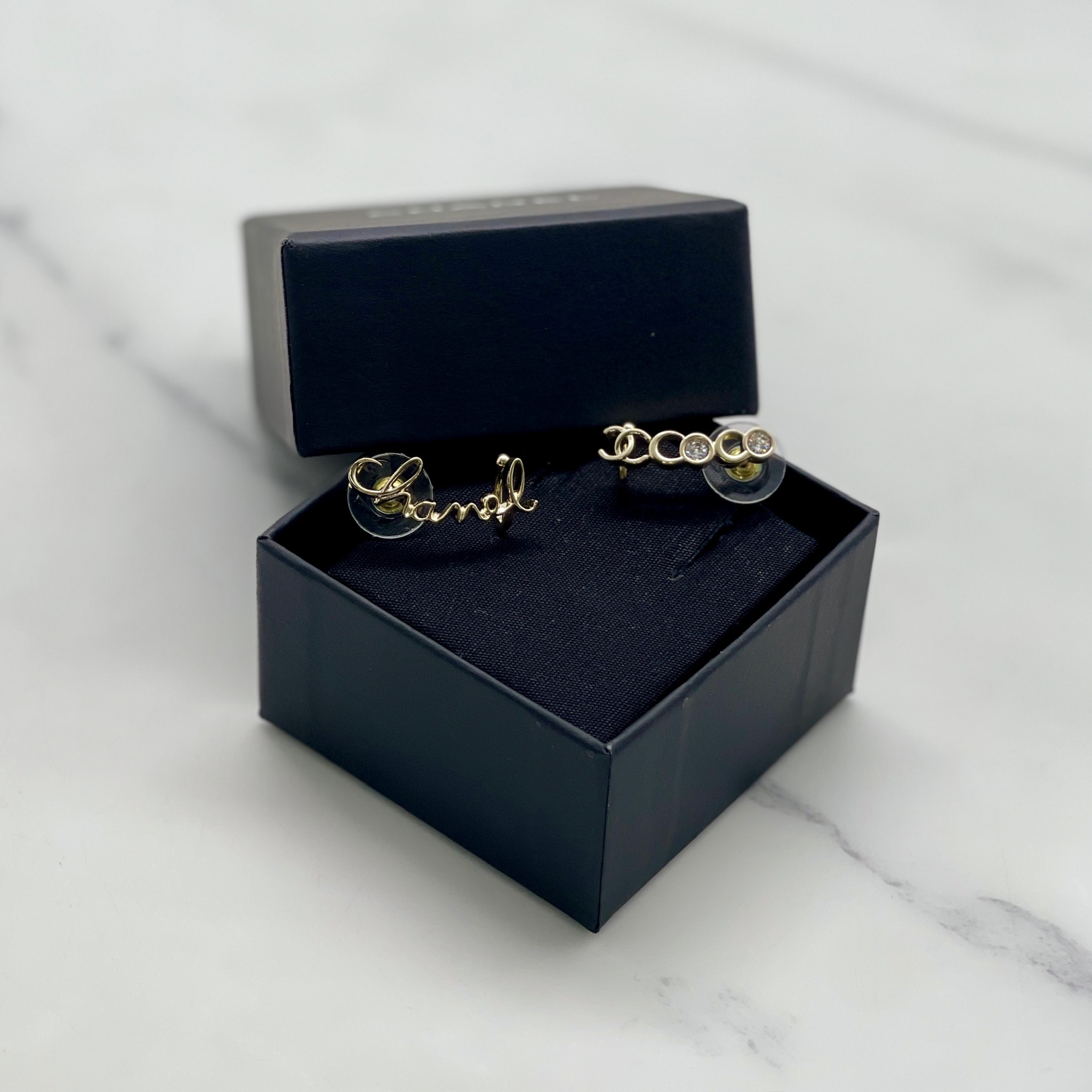 Chanel earrings（CC Coco Crystal）