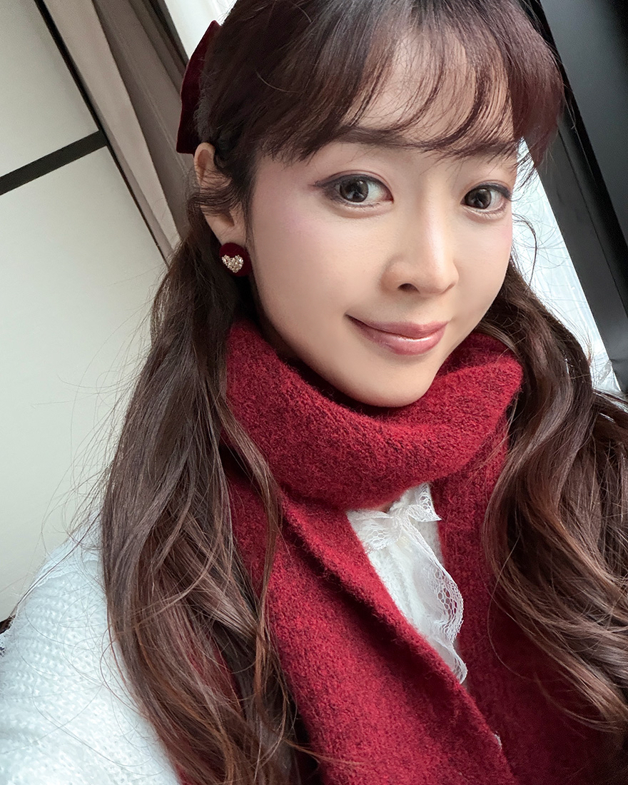 華美甜度鑽石愛心絨面圓形耳環-純銀針式