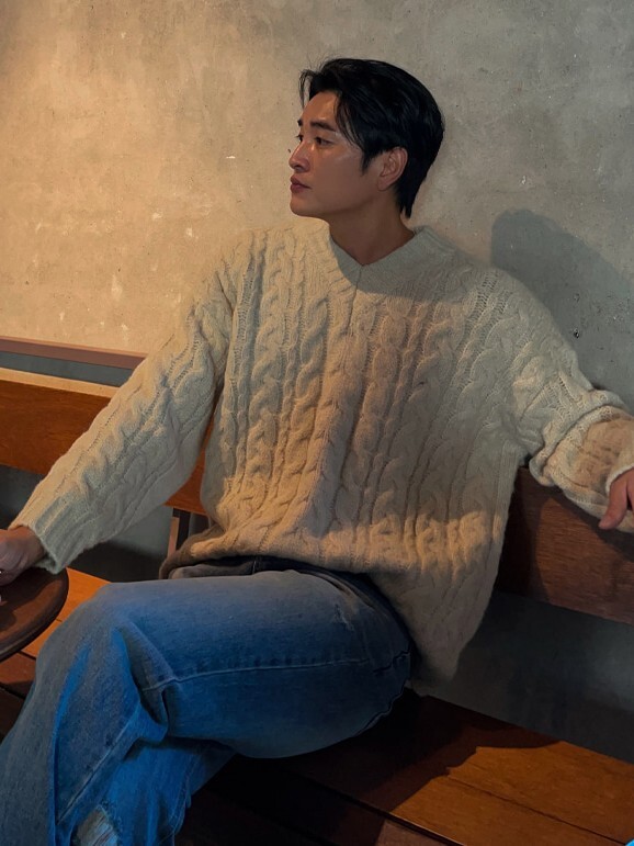 都會風羊毛V領針織衫