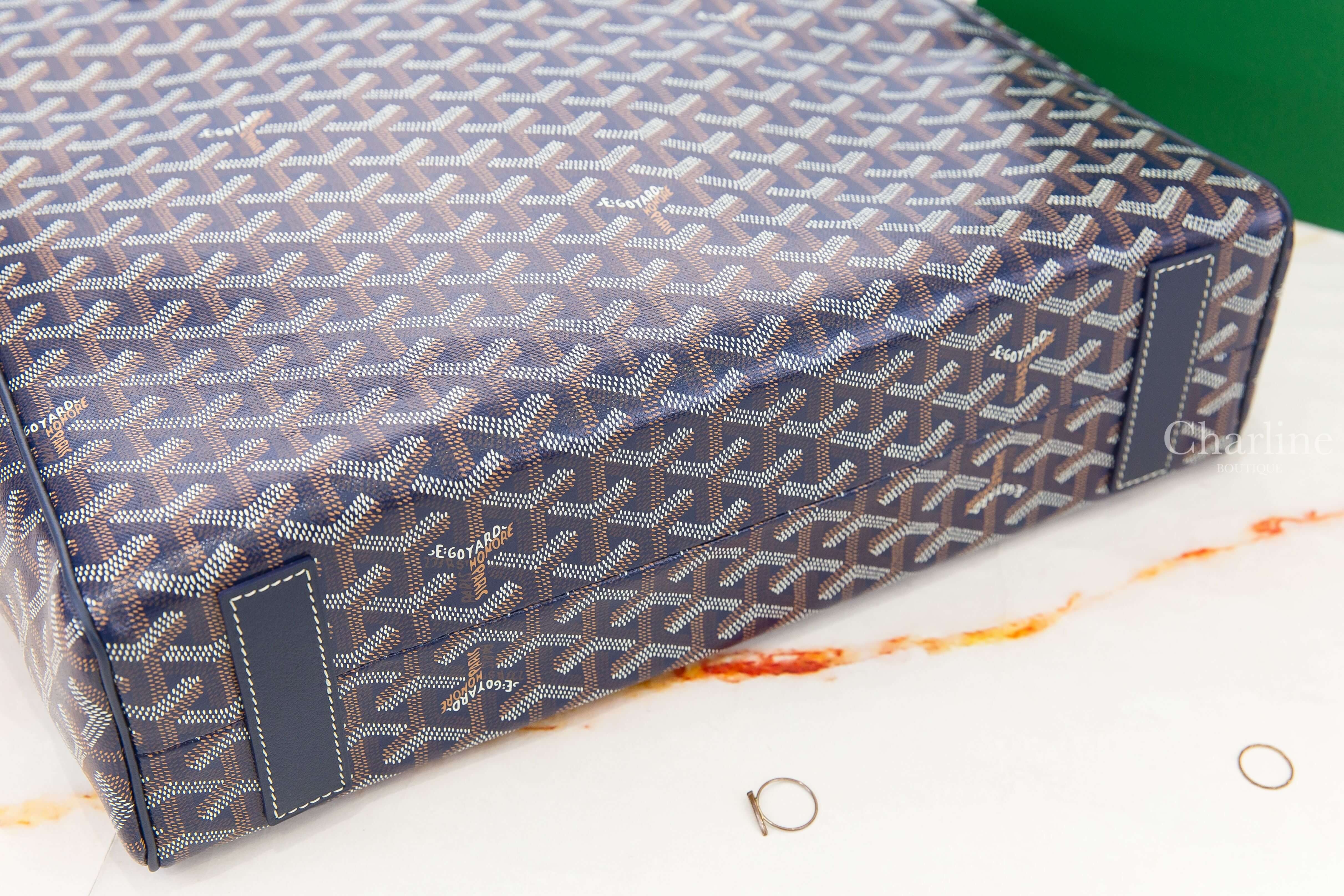 Goyard Voltaire Bag 海軍藍帆布小牛皮同色提把黃色內裡無拉鍊直立式手提托特包-Charline Boutique 精品代購