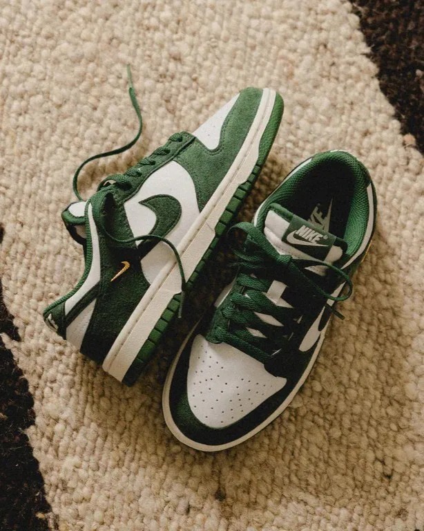 【逢甲FUZZY】W Nike Dunk Low "Gorge Green" 麂皮 森林綠 小金勾 IB4417-100