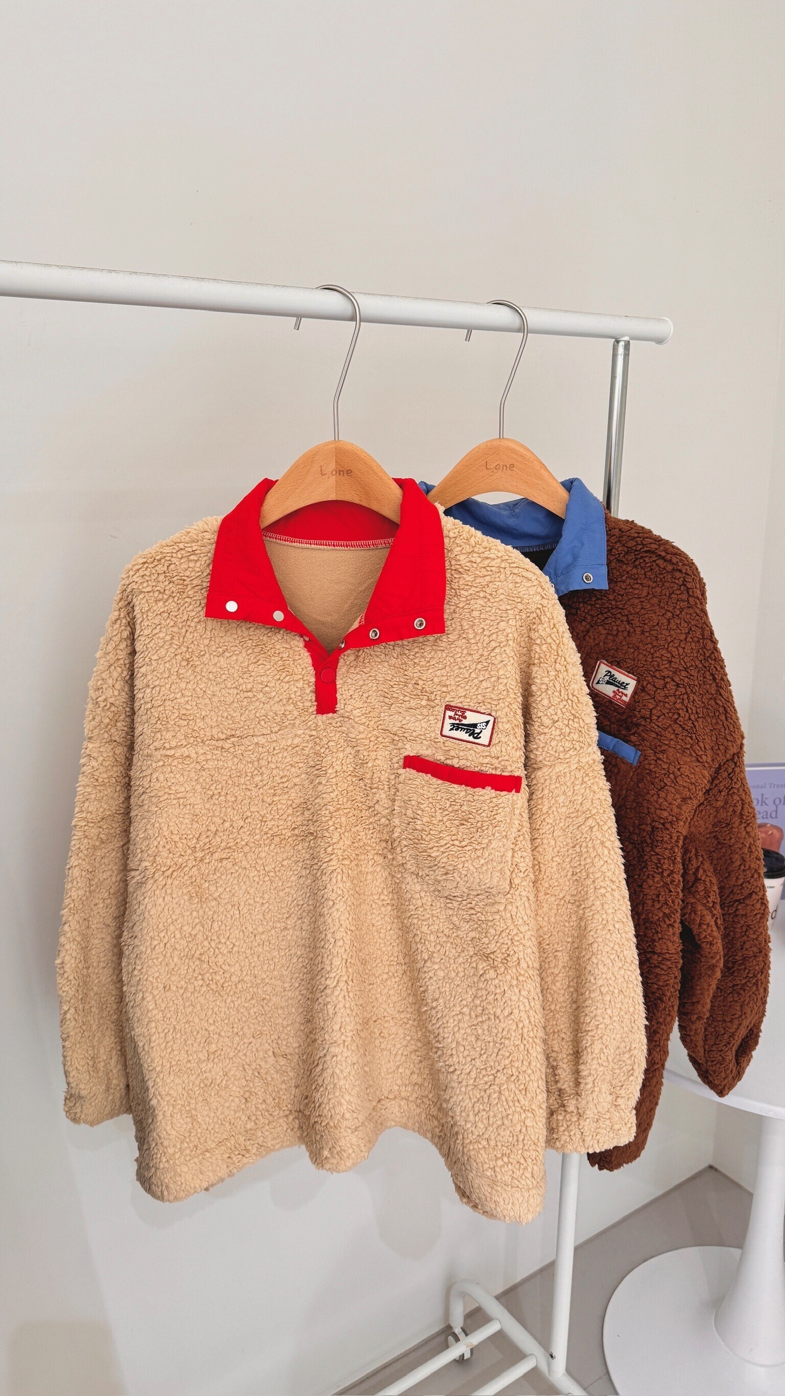 撞色領QQ毛上衣