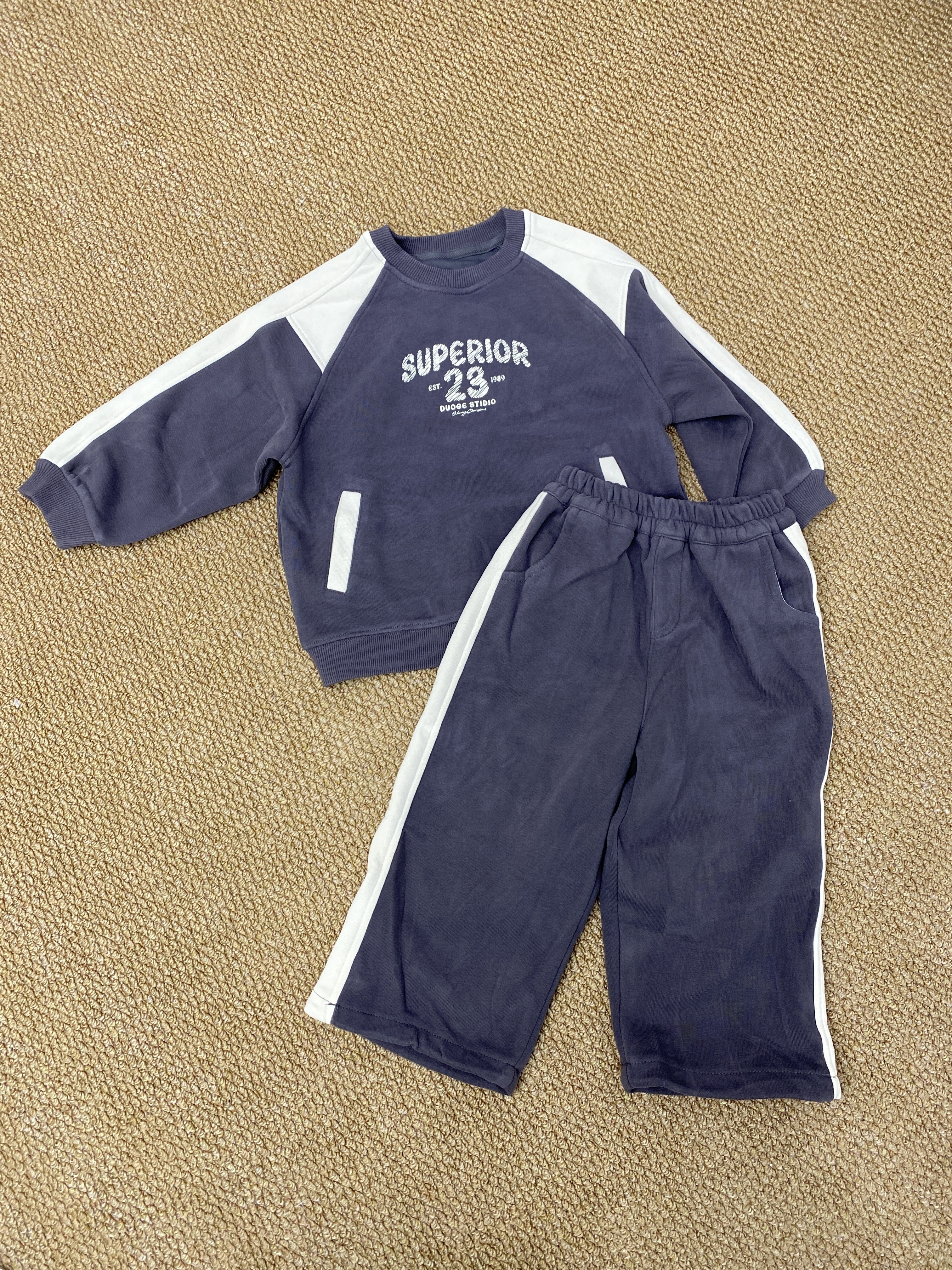 A04020撞色字母套裝