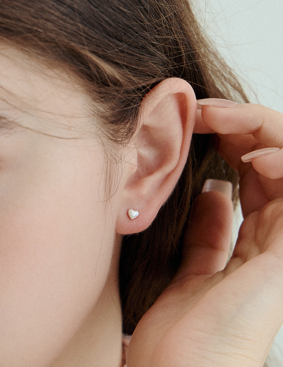 【925純銀】霧銀愛心。針式耳環