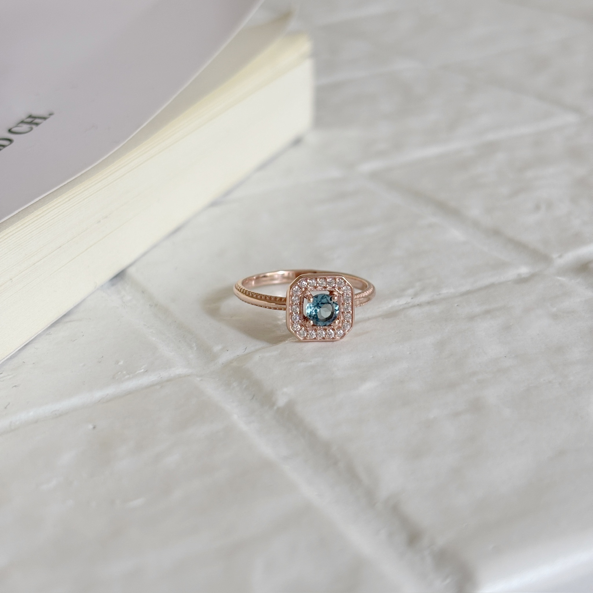 Manor Setting倫敦托帕石戒指