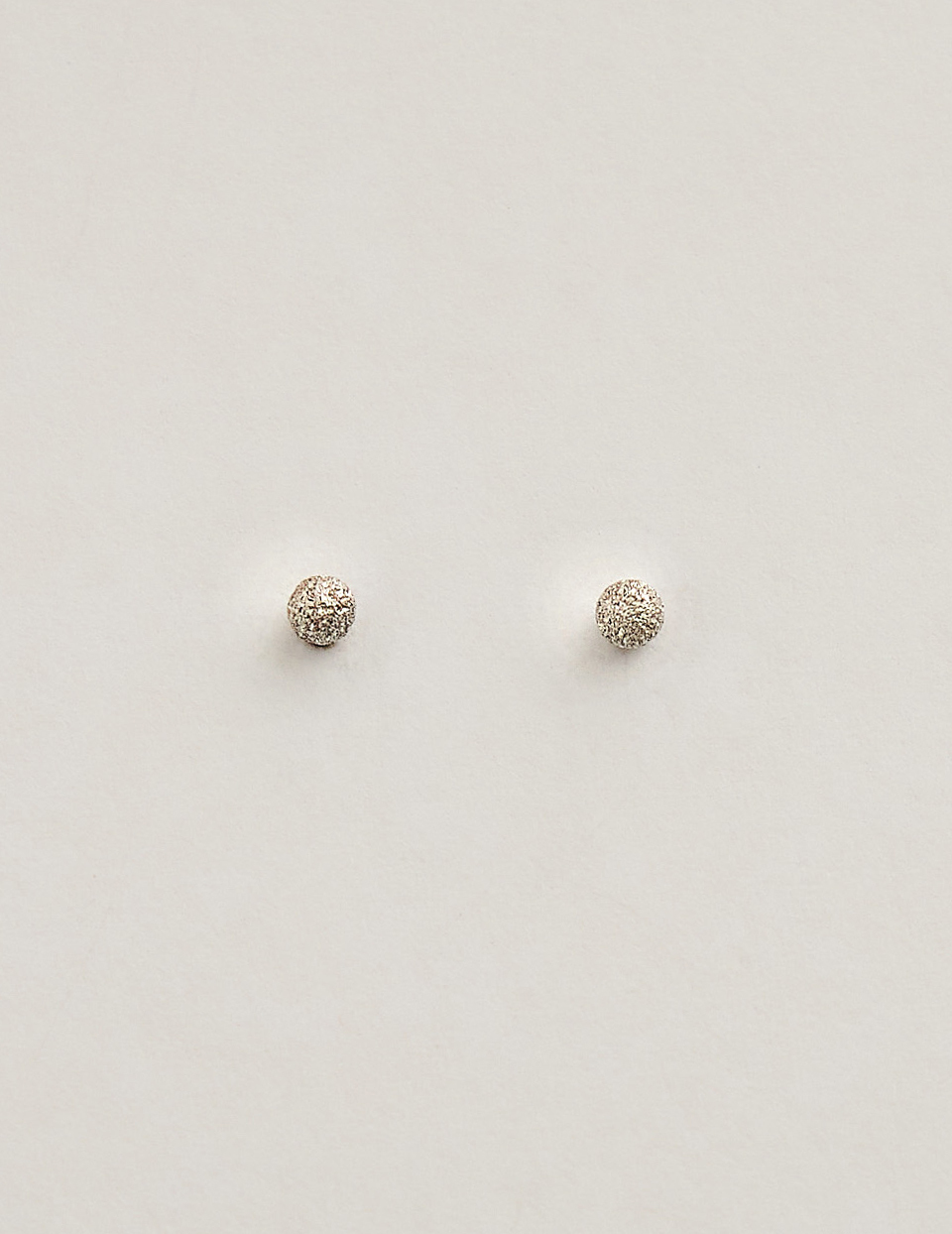 【925純銀】霧銀小圓。針式耳環