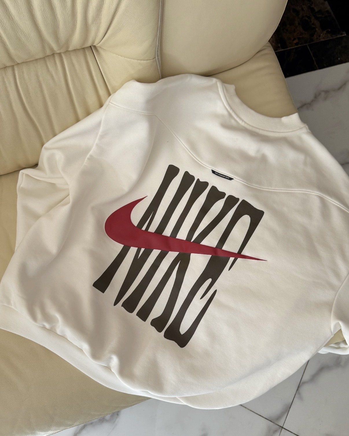 NIKE STANDARD ISSUE THERMA-FIT 馬年限定 內刷毛 圓領 大學T 長袖 男款 米白 IQ3819-133 咖啡 IQ3819-212 / 調貨