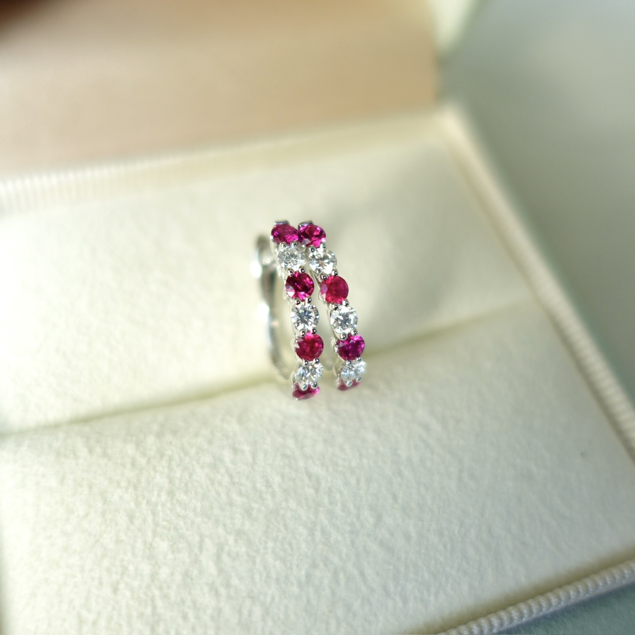 18K金天然紅寶石鑽石耳拍