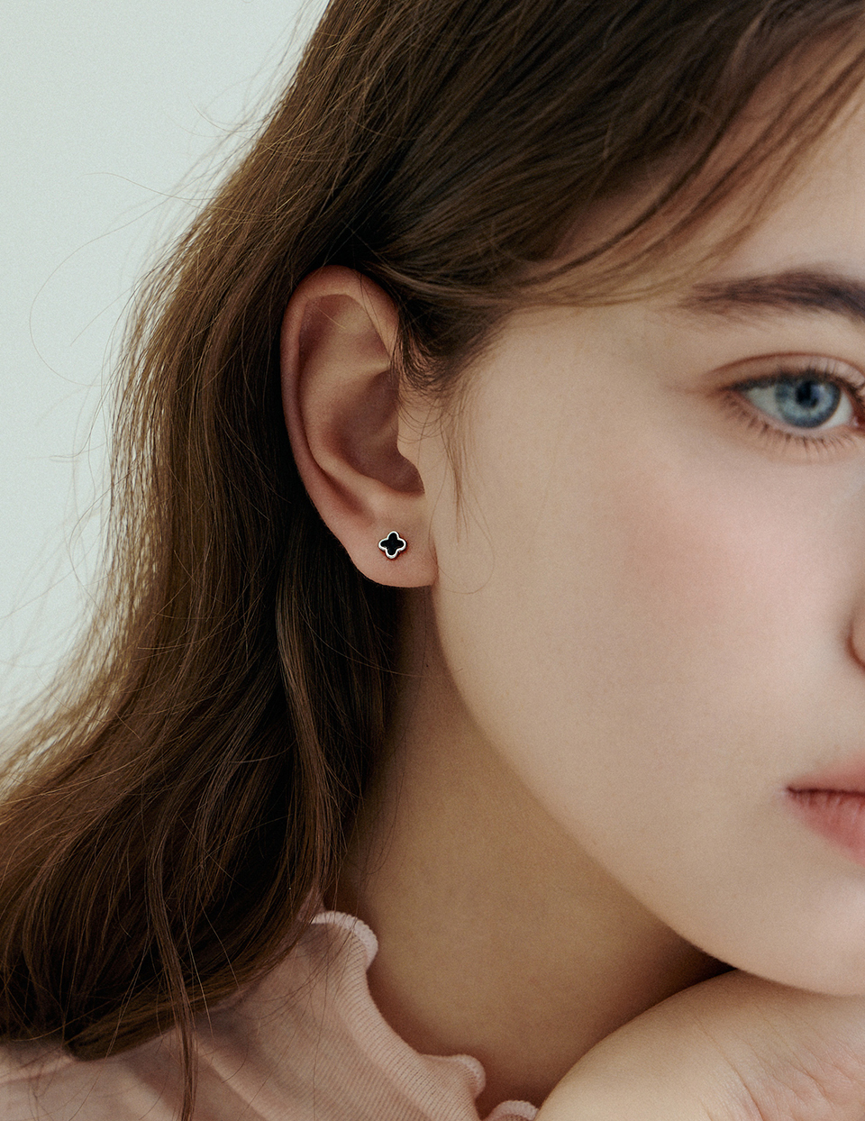 【925純銀】黑色幸運花。針式耳環