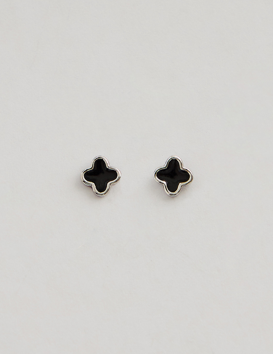 【925純銀】黑色幸運花。針式耳環