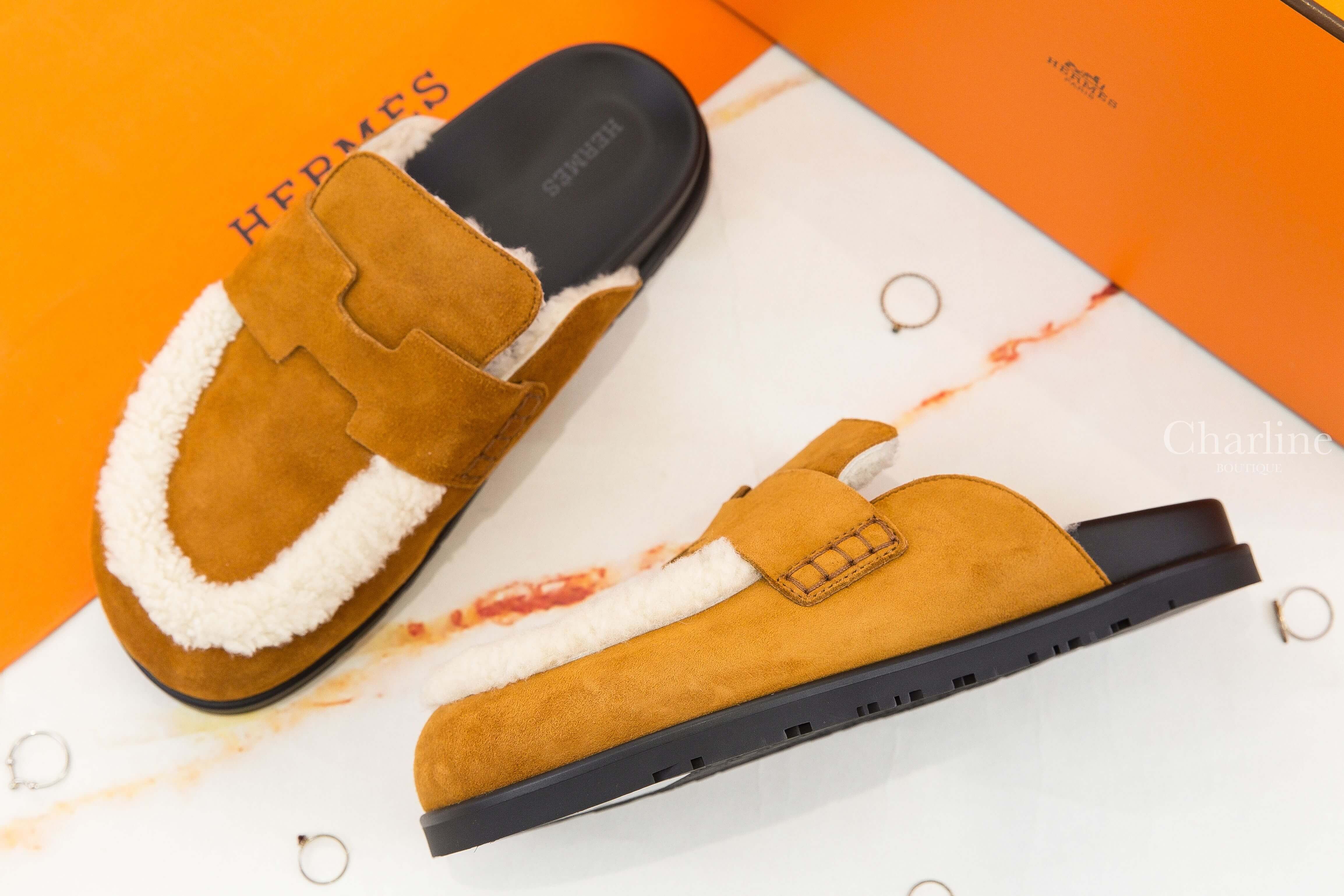 Hermès Go Mule 自然褐色麂皮米色羊毛黑底穆勒鞋-Charline Boutique 精品代購