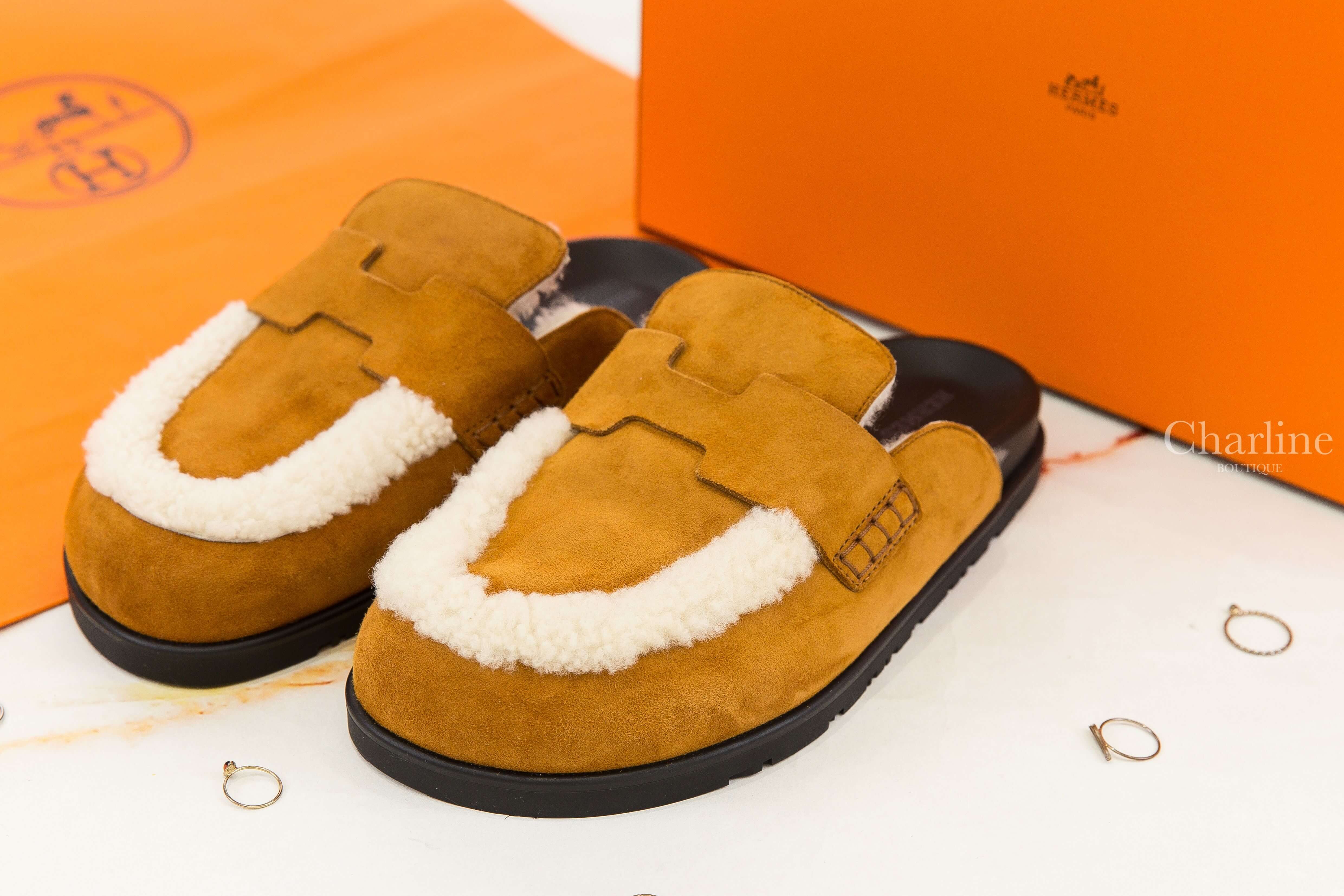 Hermès Go Mule 自然褐色麂皮米色羊毛黑底穆勒鞋-Charline Boutique 精品代購