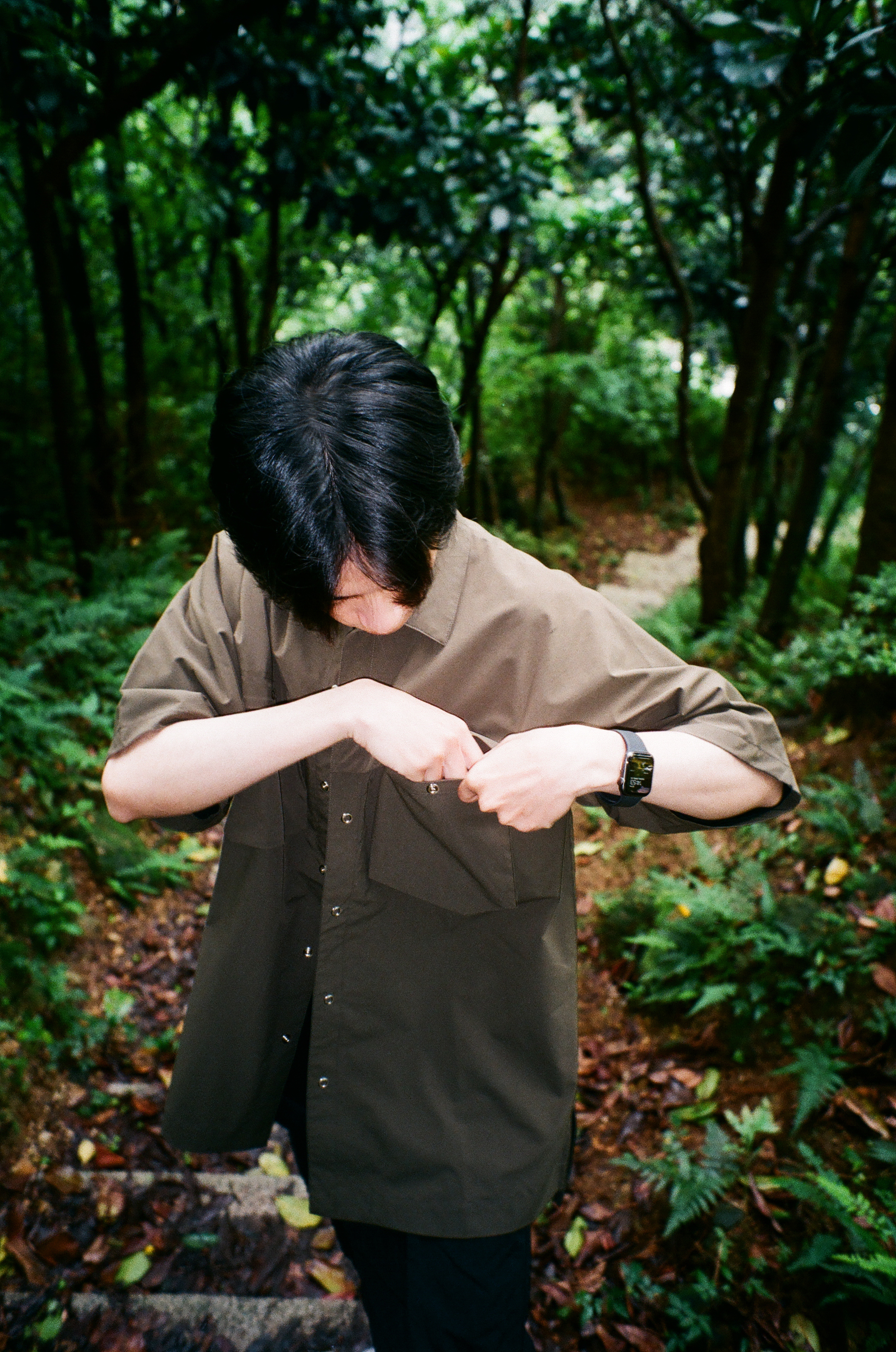 SIMPLE DESIGN - Cross Pocket Shirt - Olive