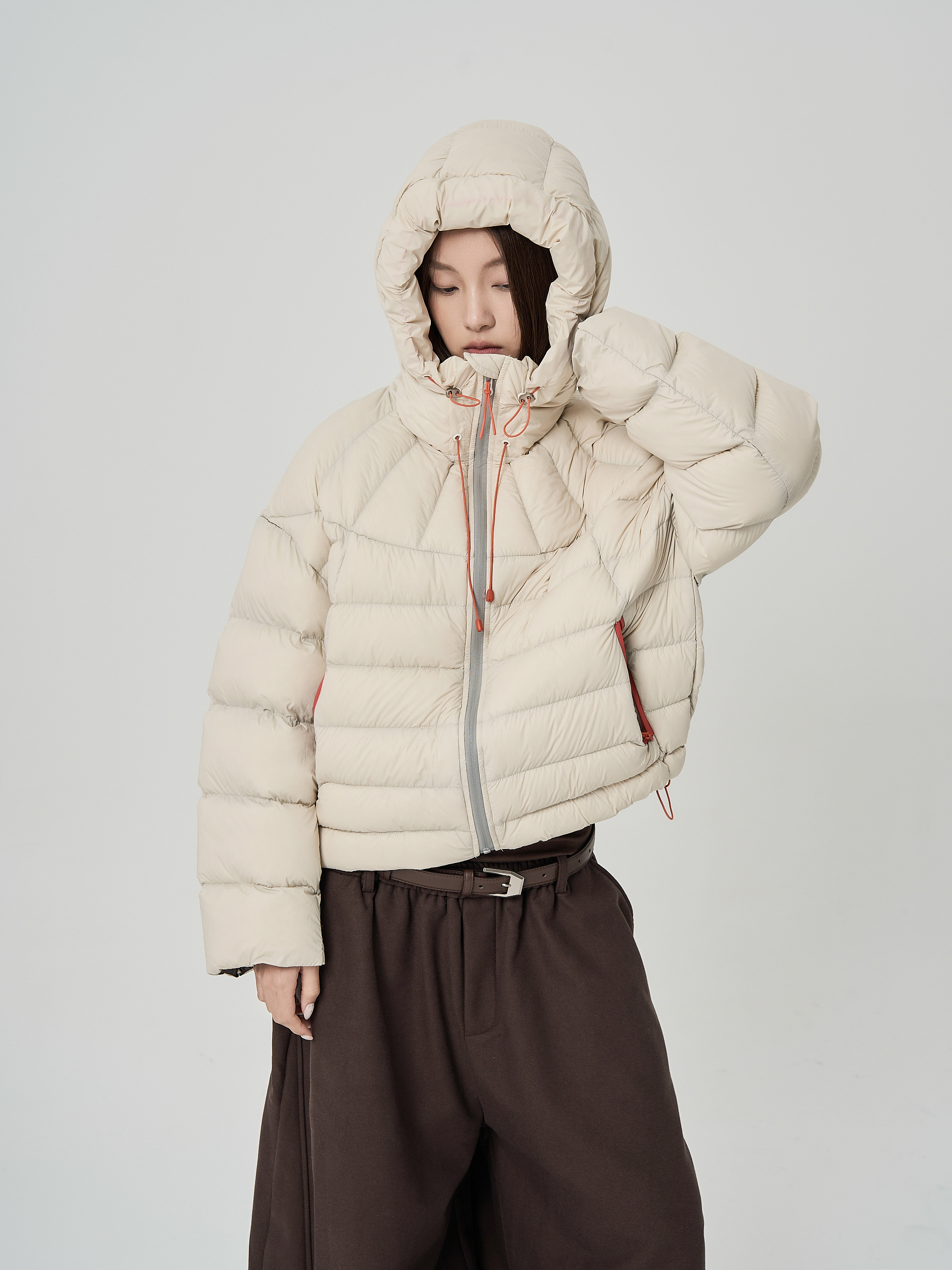 抽繩短版排骨羽絨外套-米