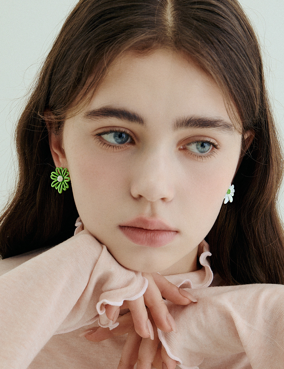 綠意花間。針式耳環