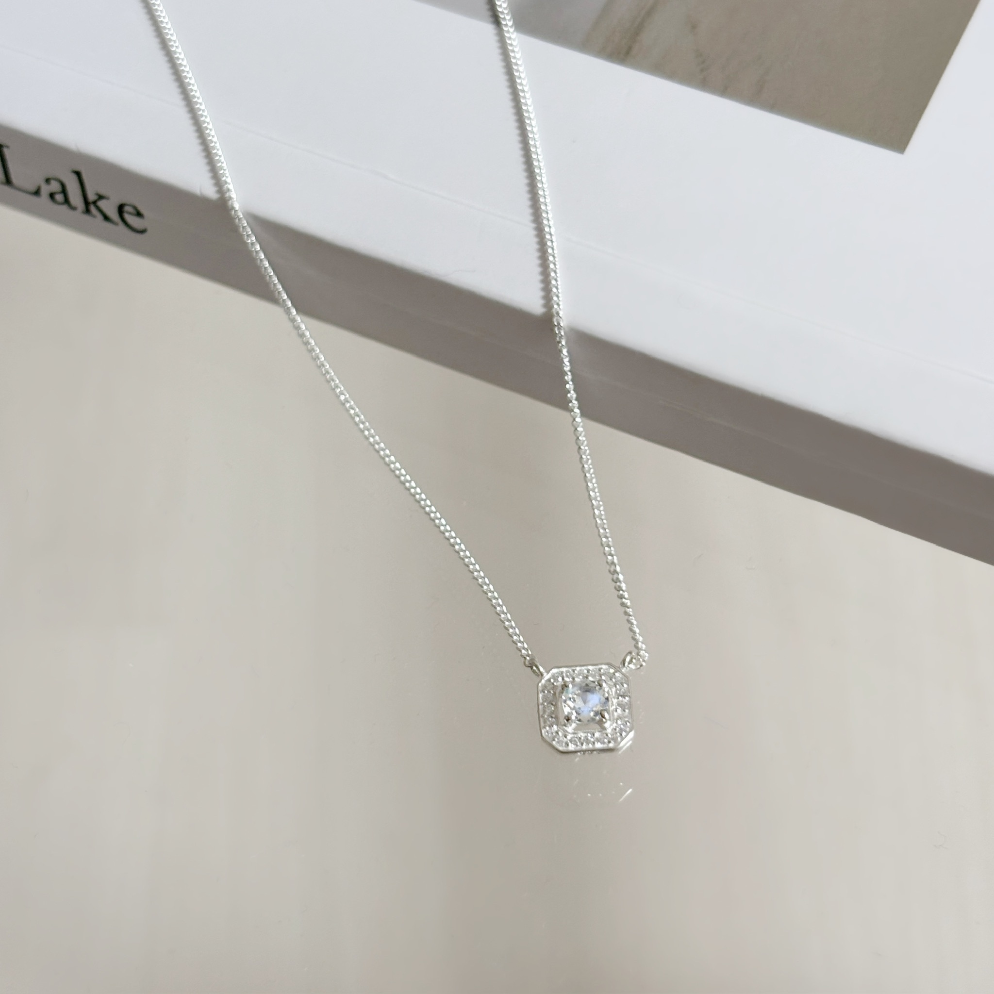 Manor Setting月光石項鍊