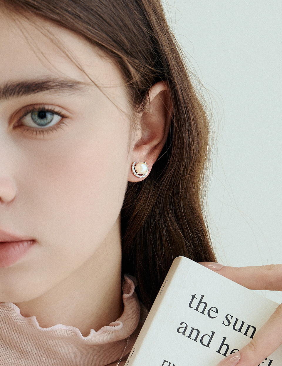 柔光珍珠。針式耳環