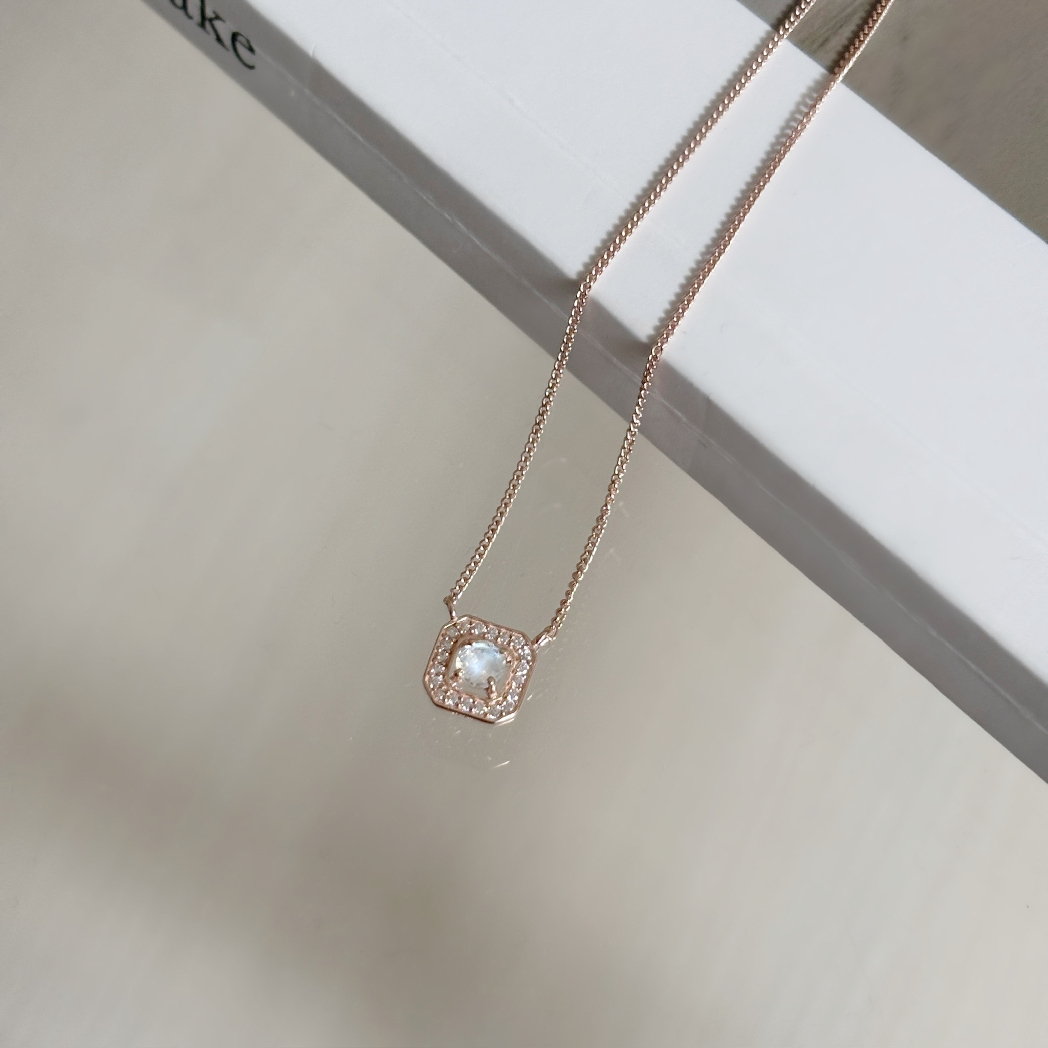 Manor Setting月光石項鍊