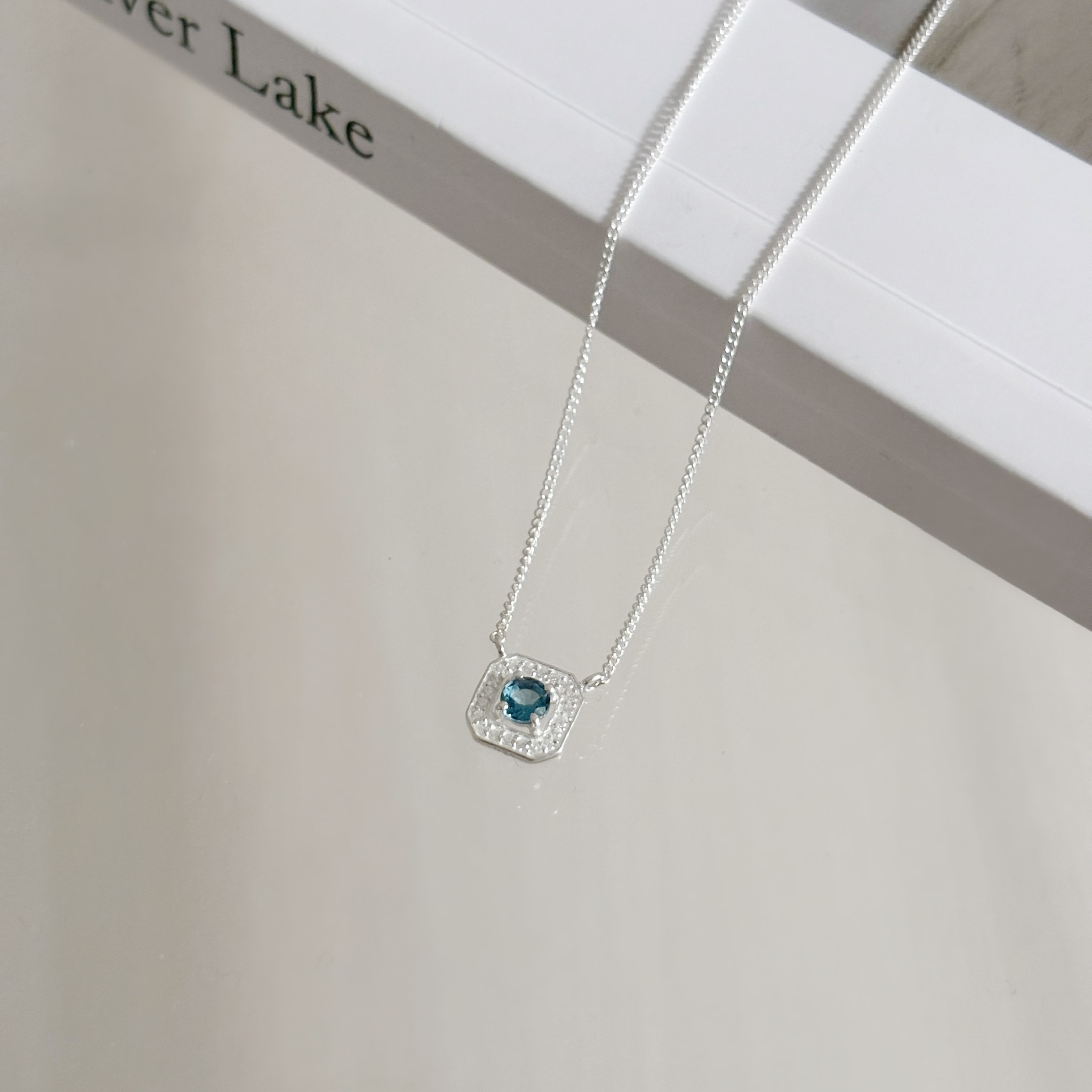 Manor Setting倫敦托帕石項鍊