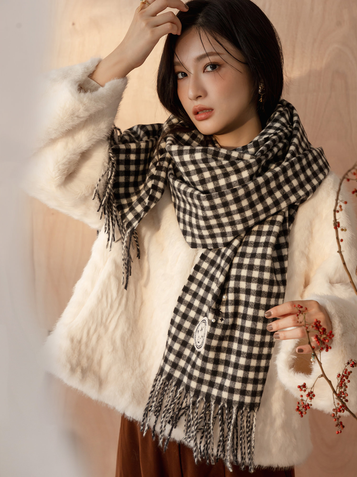 寂寞濃湯。MUCHAT手作刺繡星芒格紋圍巾 (黑格)