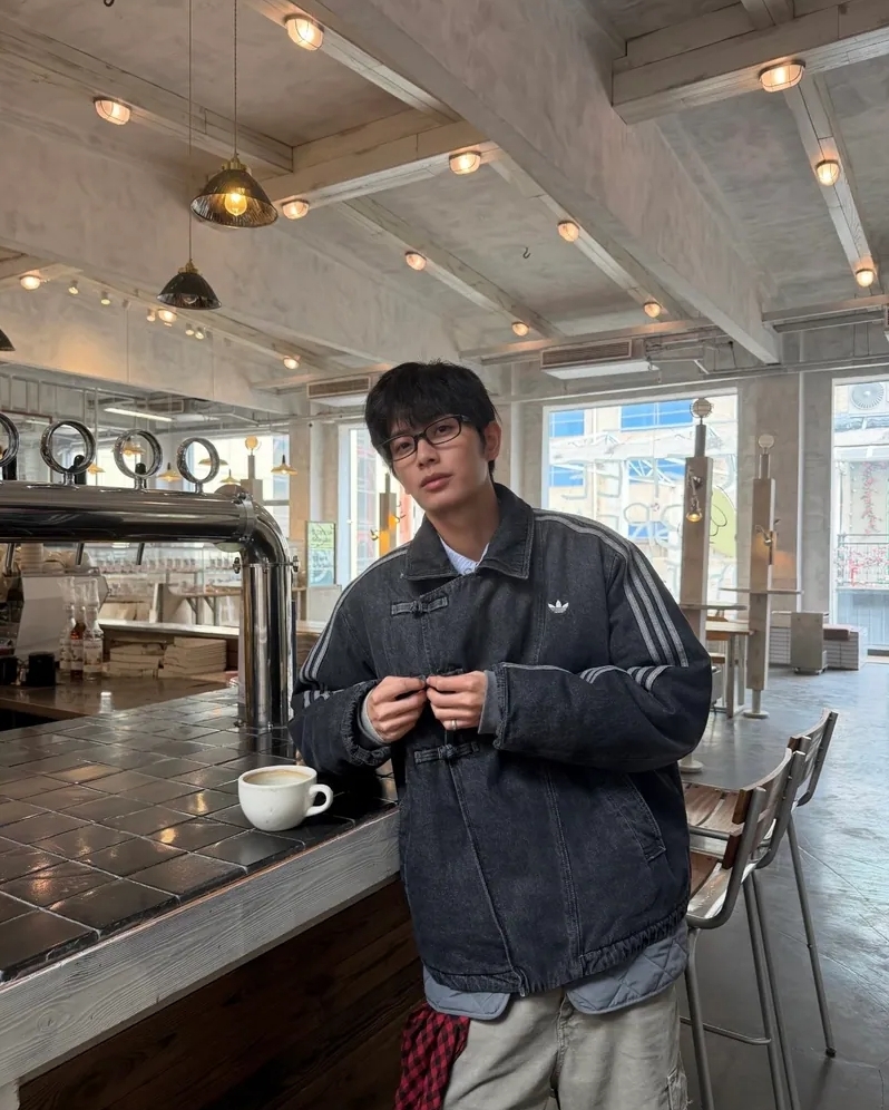 【中式復古老錢風】ADIDAS ORIGINALS PAD JACKET 新中式 盤扣 鋪棉外套 拉鍊外套 翻領 水洗黑 KR5066 焦糖棕 KQ5135