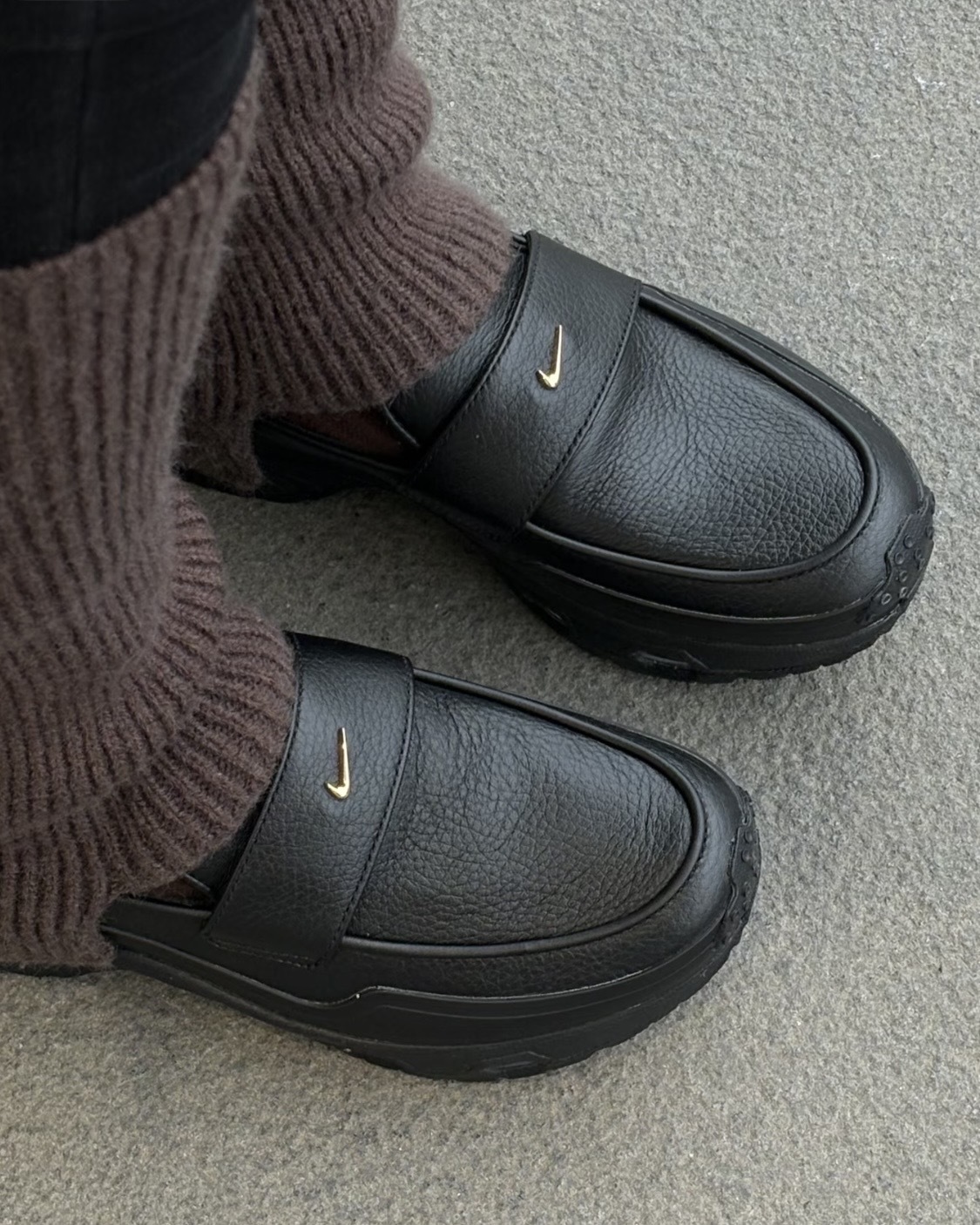 NIKE W AIR MAX PHENOMENA SWDC 樂福鞋 黑色 黑金 金屬小勾 金勾 女鞋 IM8814-001 / 調貨