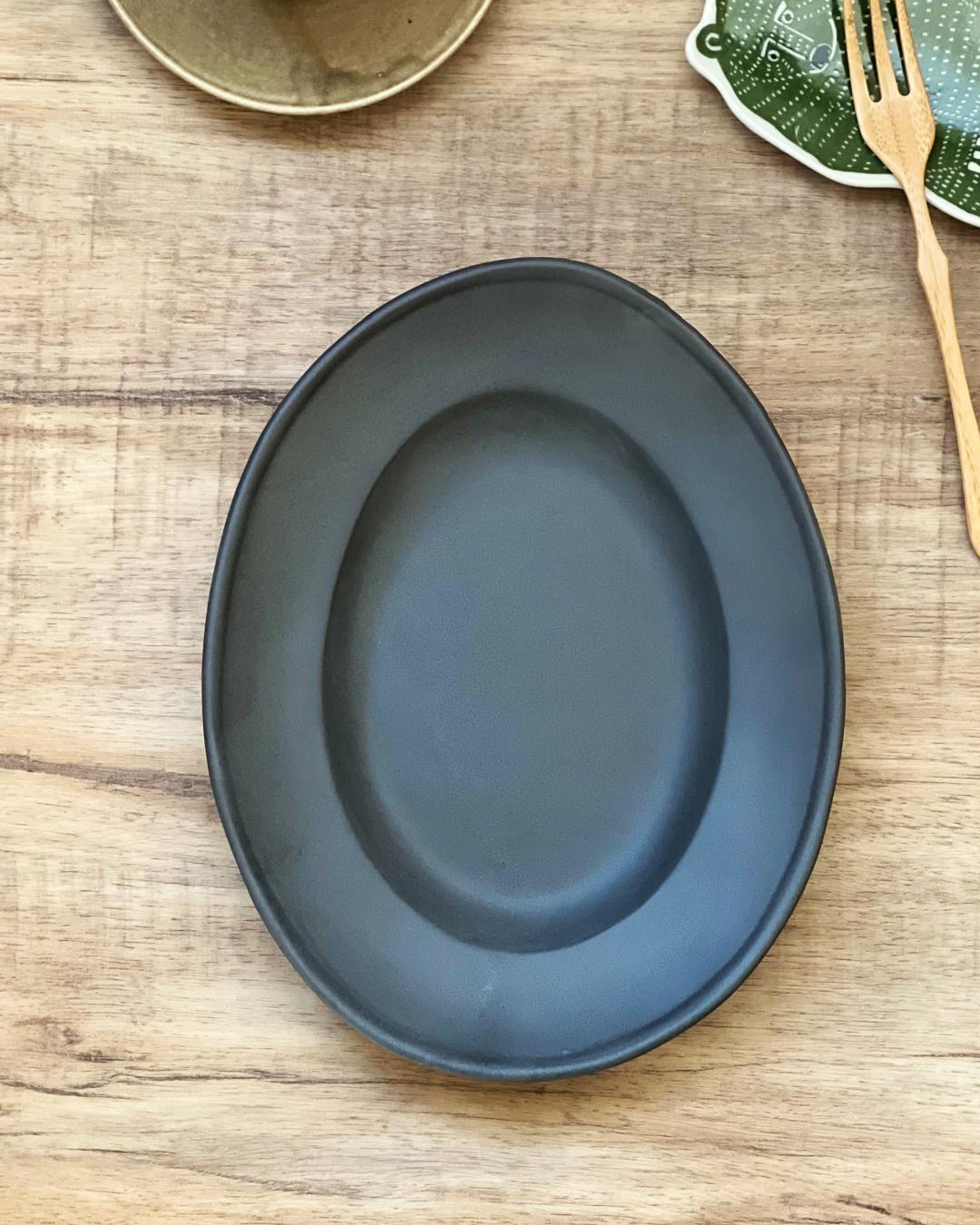 益子燒 kinari 橢圓深盤 黑色 ｜職人 若林健吾