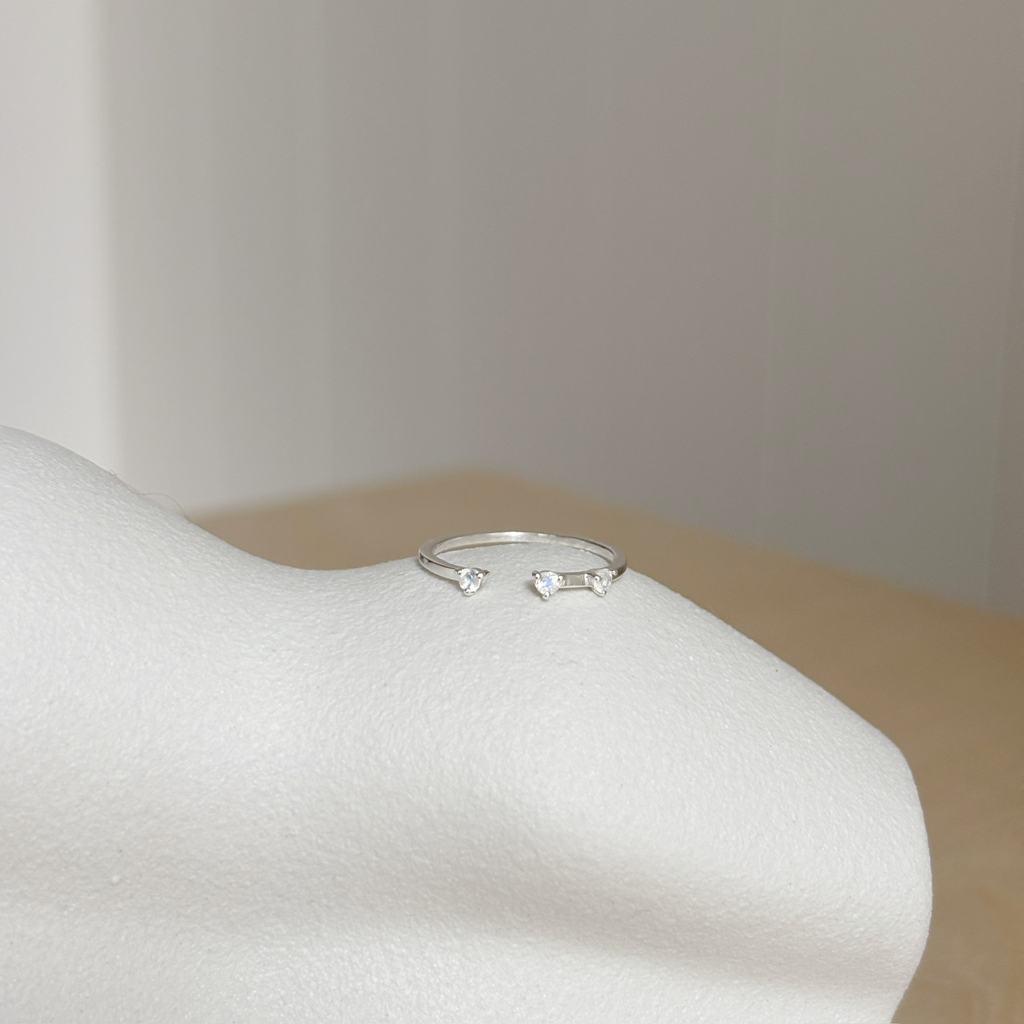 不對稱月光石可調戒指