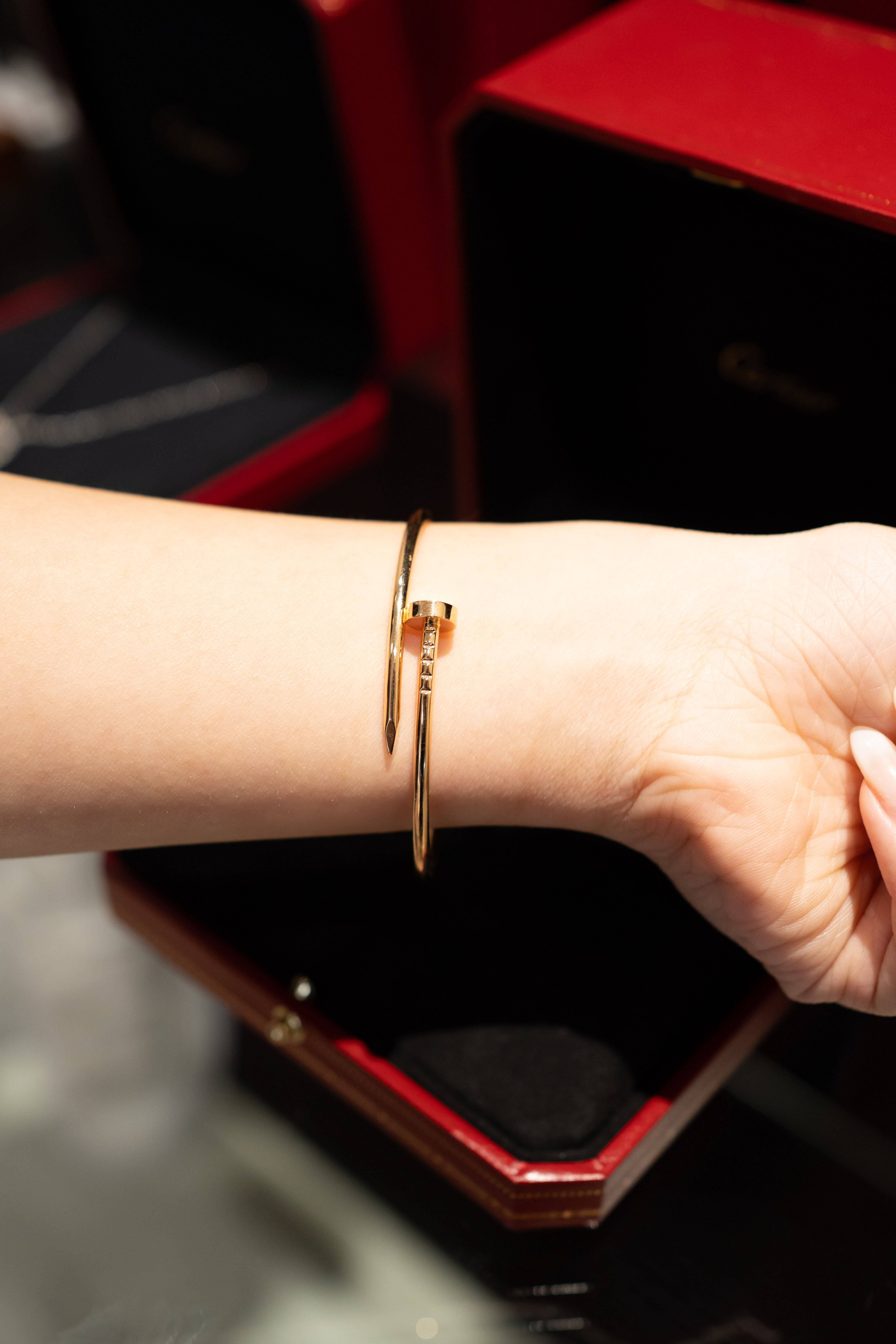 Cartier Juste un Clou系列 玫瑰金鑽石手鐲