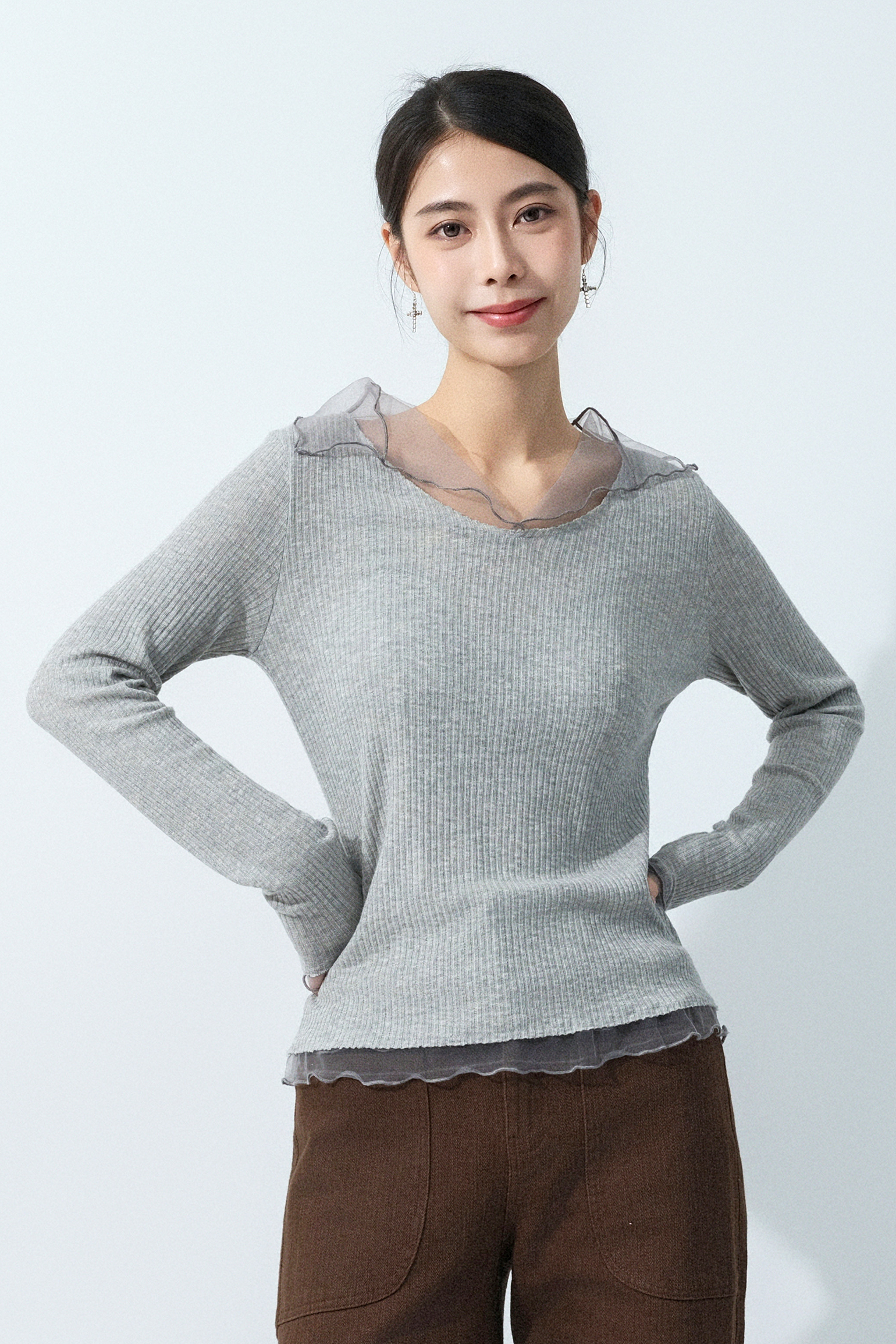 網紗領邊薄針織上衣（預購產品）