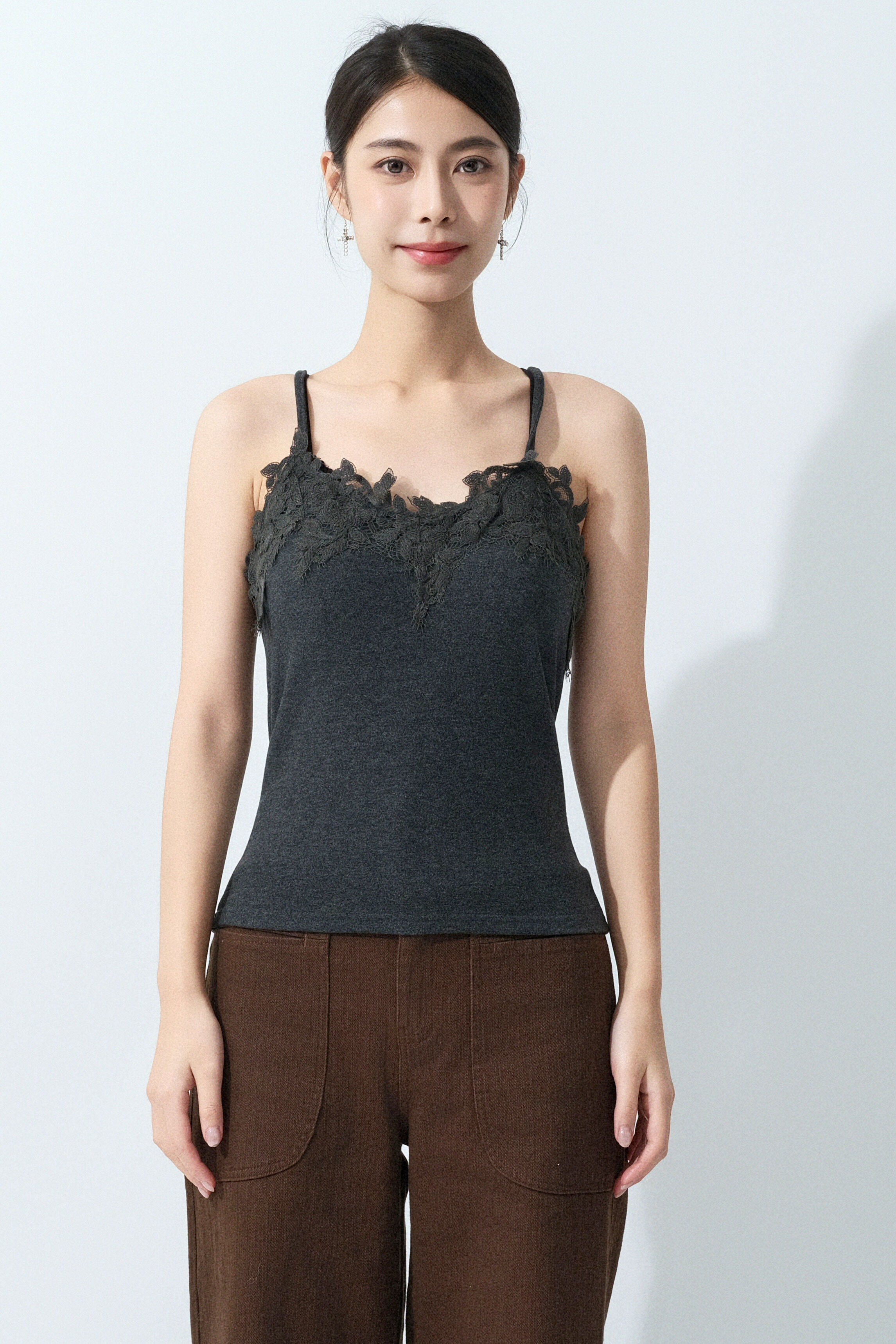 毛面蕾絲花邊吊帶背心 (預購產品）