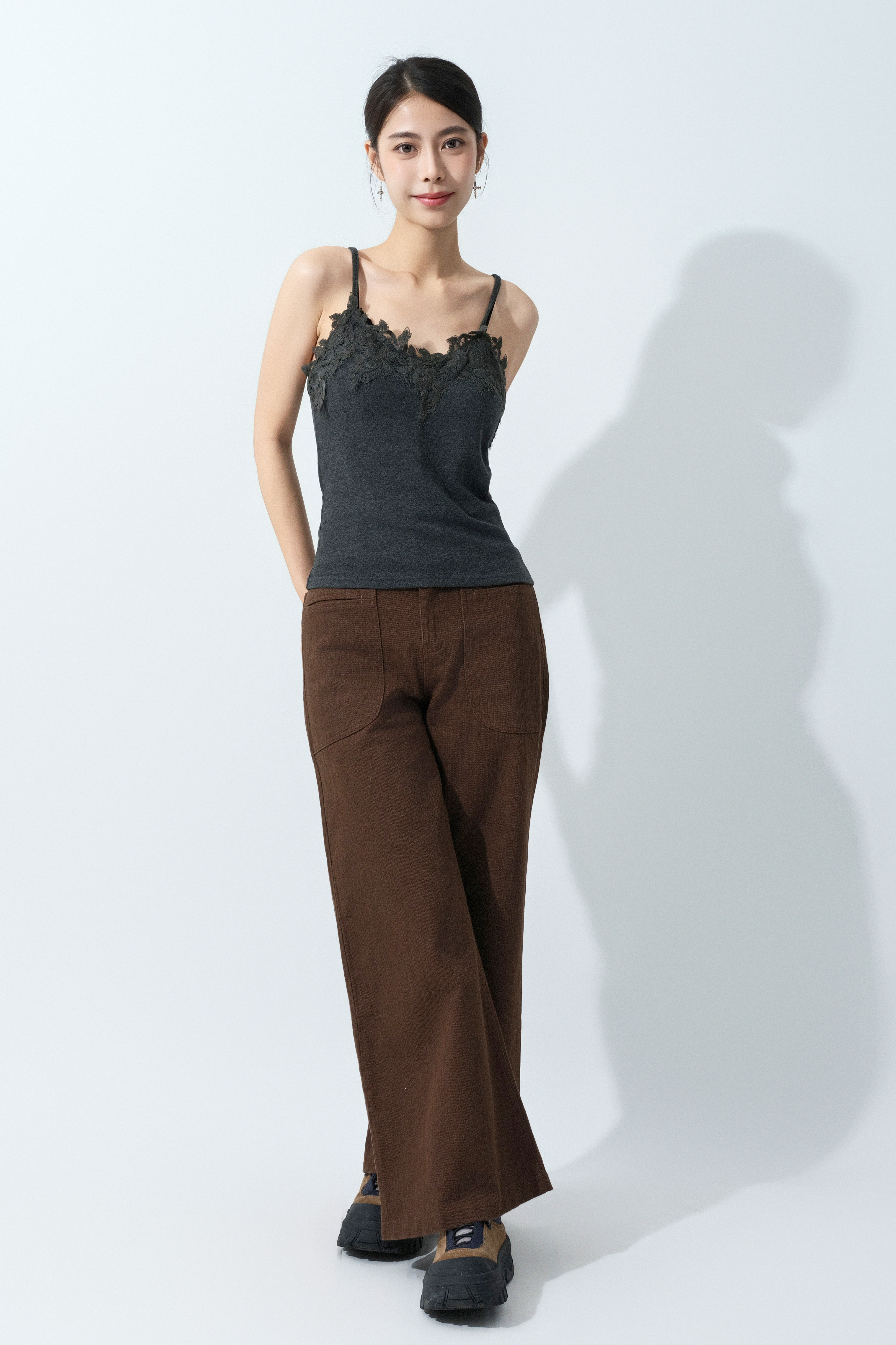 毛面蕾絲花邊吊帶背心 (預購產品）