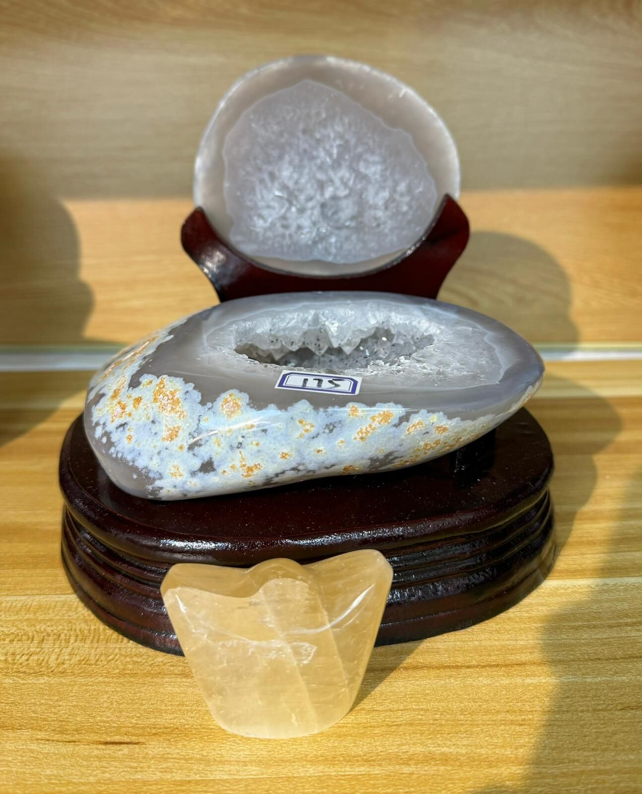 【直播】LL0106456 瑪瑙聚寶盆（中 1.5-2.5kg）連底座 送黃方解元寶一個