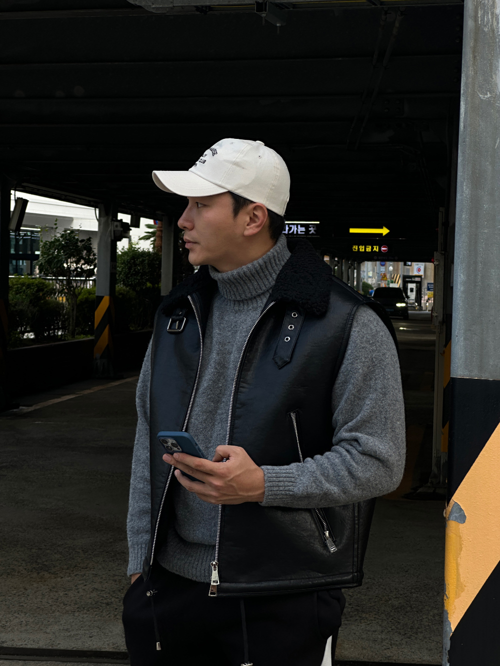 皮革高領野馬背心