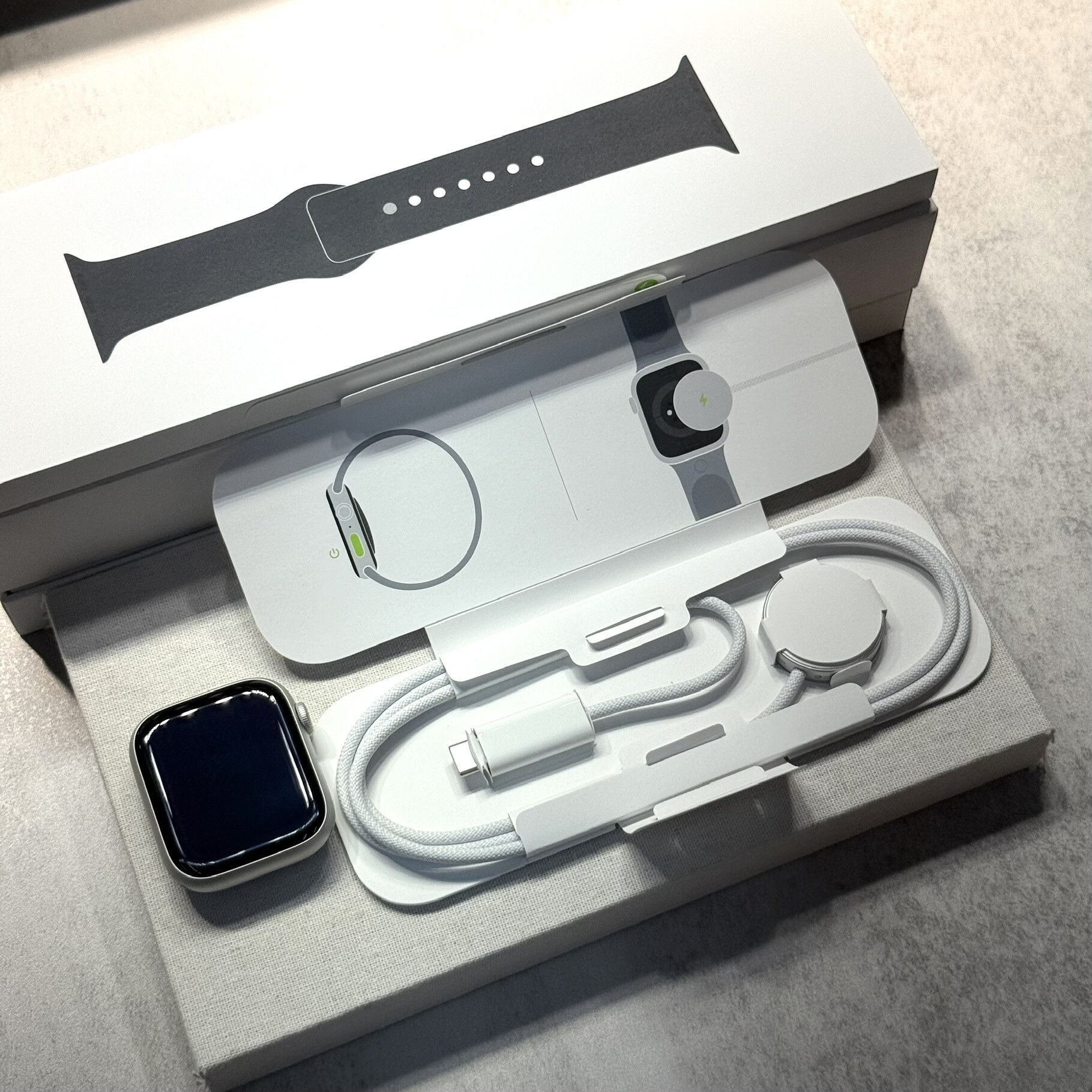 【二手良品】Apple Watch Series 9｜45mm 銀色 / 41mm 紅色｜GPS 盒裝