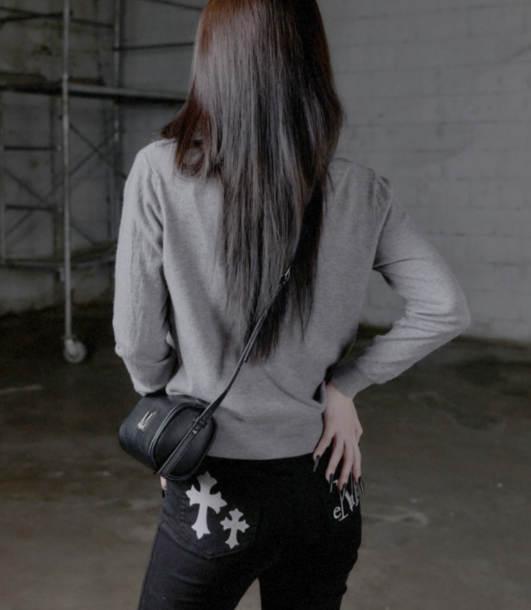 【直播】MUCENT LL0106701 ARA METAL LOGO 小斜咩包