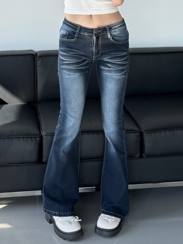 微喇叭深色牛仔長褲