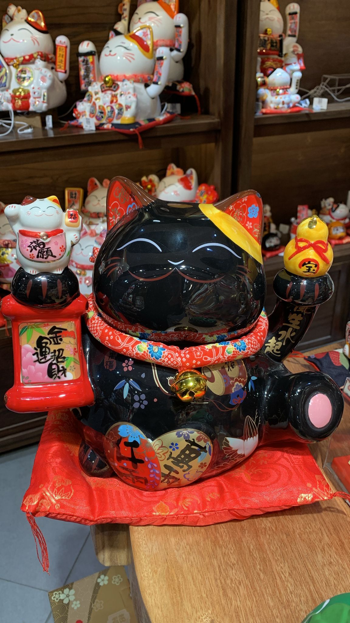 【直播】LL0106469 招財千萬兩大黑貓 (35934)