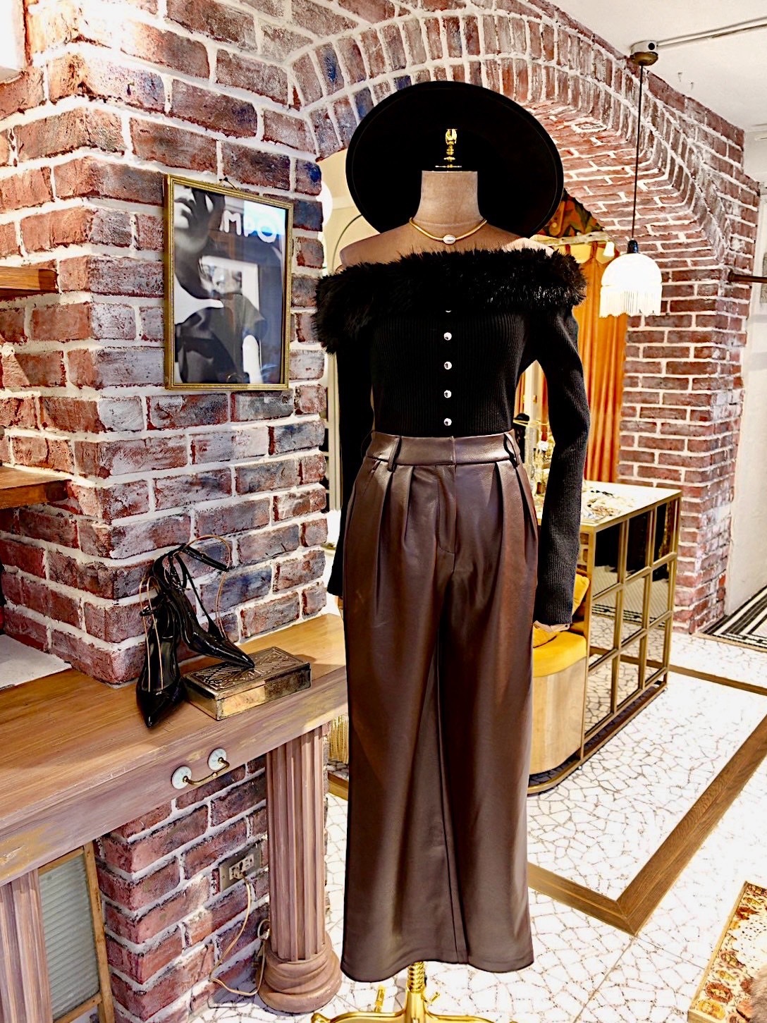 Burgundy深酒紅色 Vegan皮革長寬褲