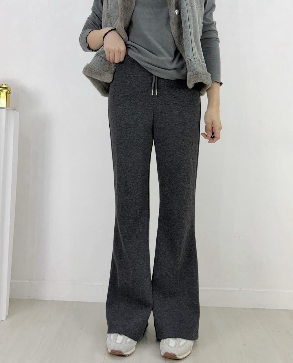 【長腿濾鏡的彈性針織小喇叭褲】（現貨）