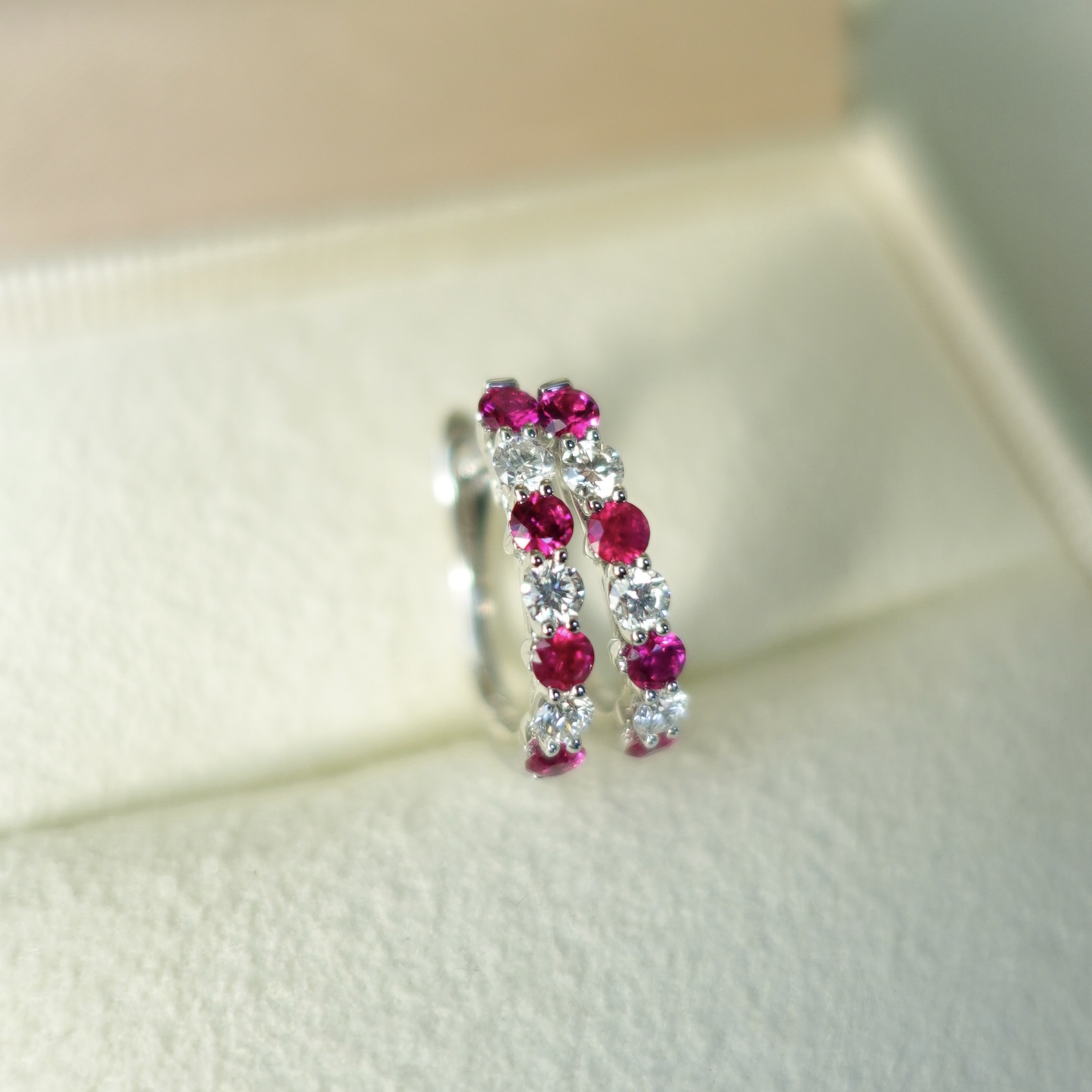 18K金天然紅寶石鑽石耳拍