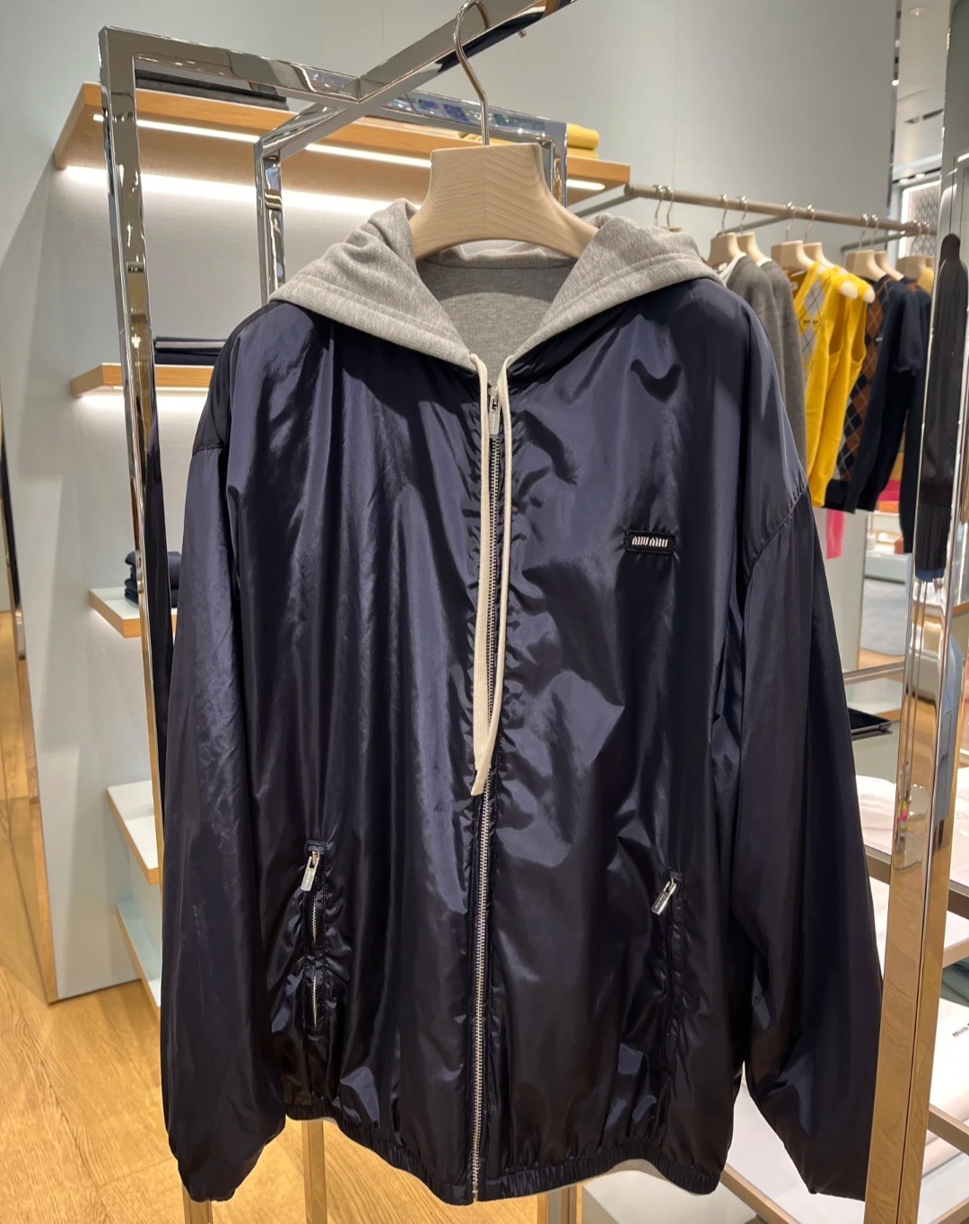 Miu Miu 灰色併深藍 拉鏈外套