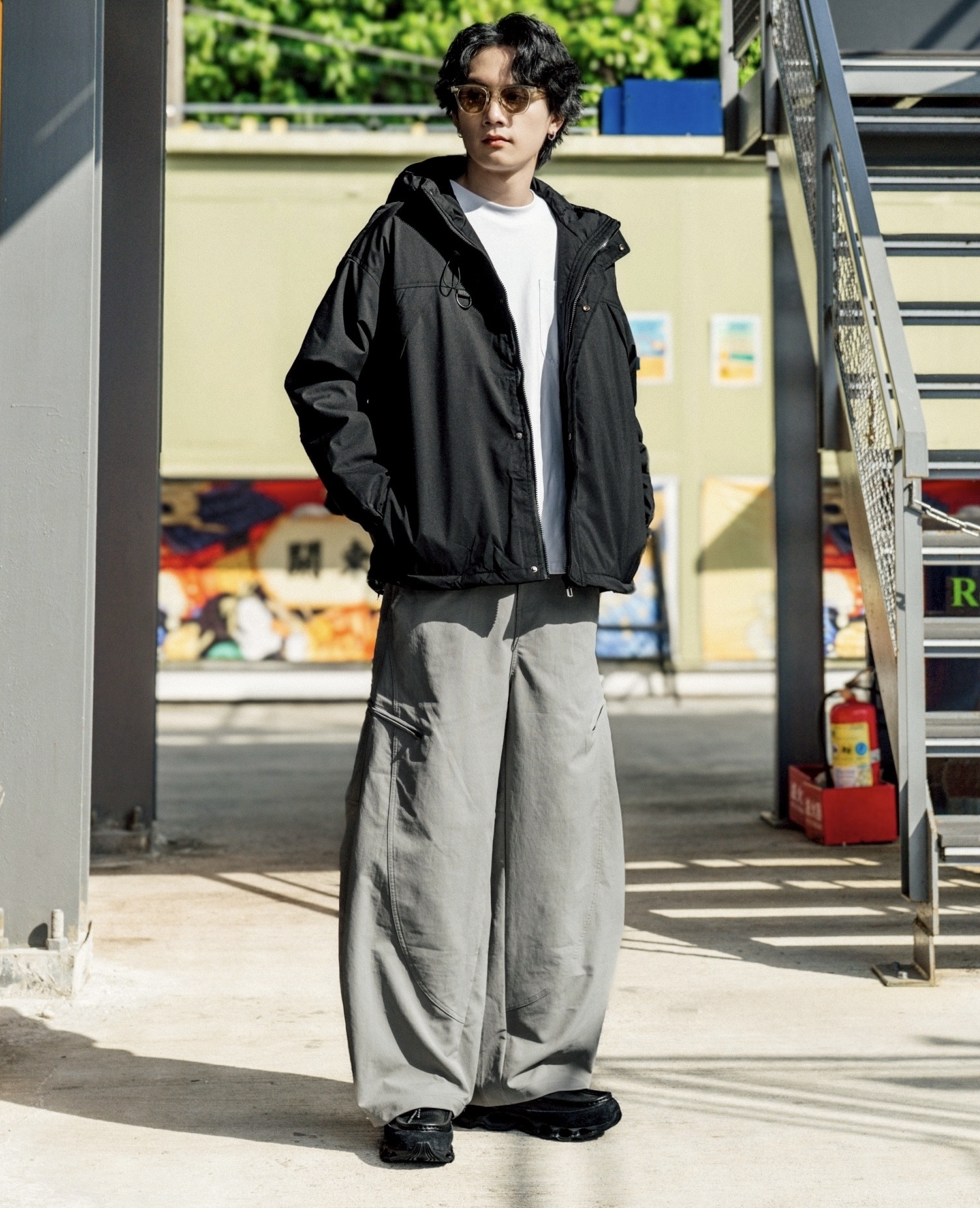 Doupicks 立體剪裁拉鍊彈力彎刀寬褲 日系選品 sb8014