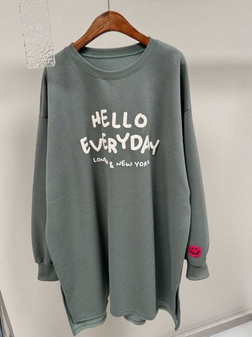 細節裡多了一點童心與好心情的長版磨毛Ｔ