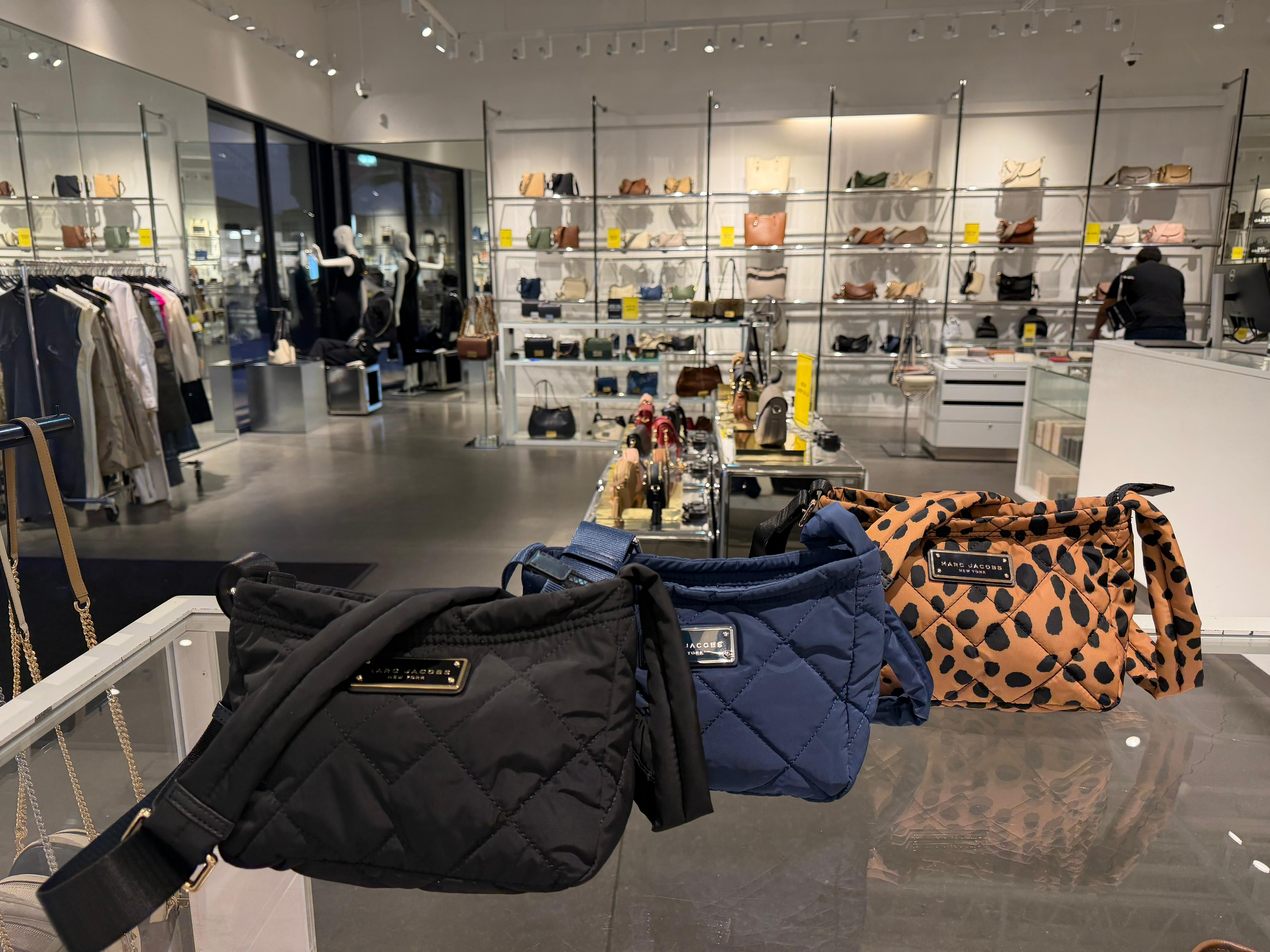 【預購】Marc Jacobs H010650 斜咩袋