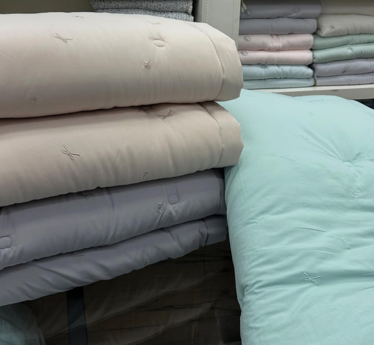 A1KR08 蝴蝶結冬被30%天絲，反面100%絨毛*一張包京東