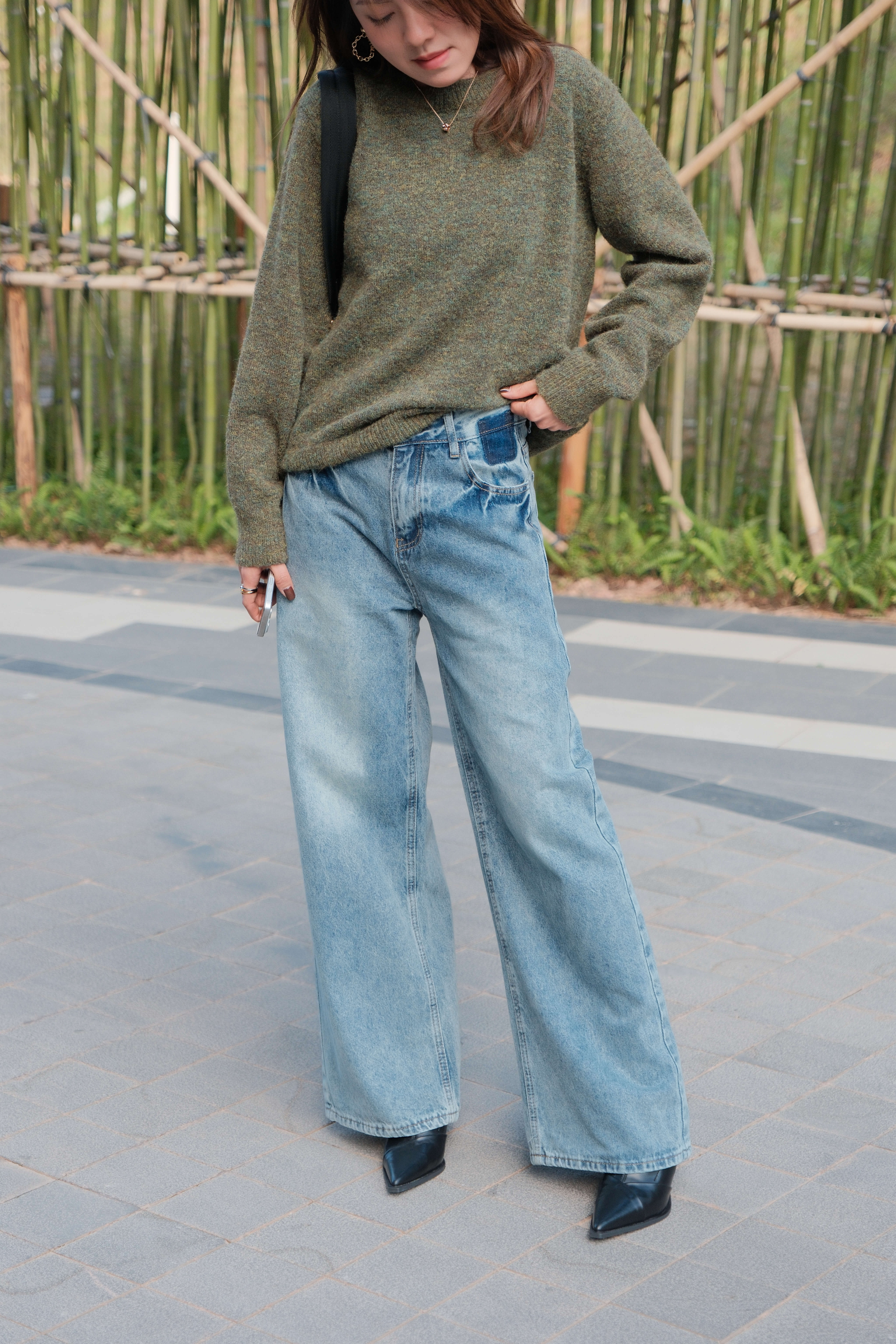 Mid-Rise Wide Leg Jeans_JE261L21