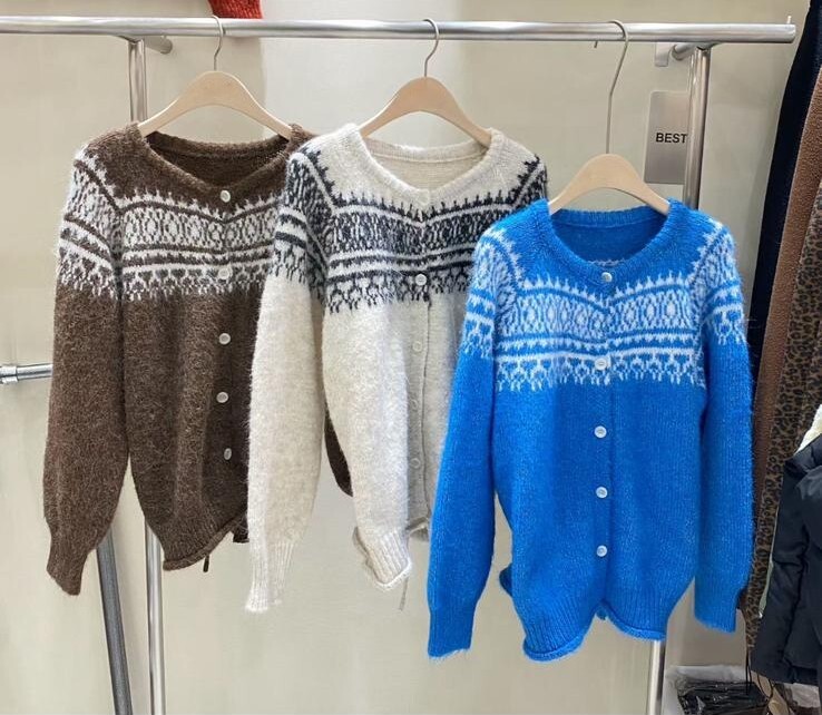 MQ10 羊毛20 胸 48-66 長24.5 $499 (一口價)